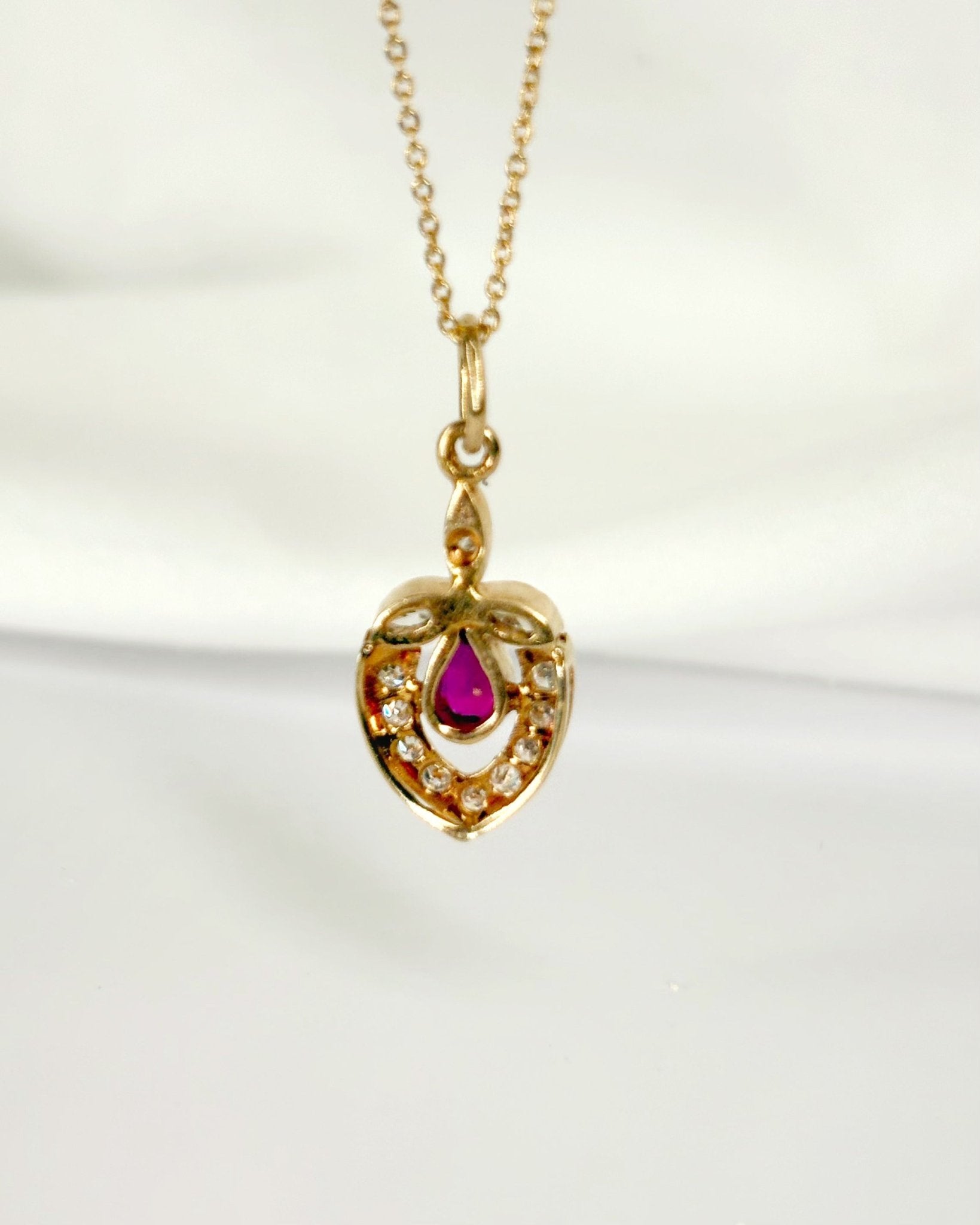 Pendentif Rubis 0.43 carat & Diamants 0.30 carat "Augustine" - Elliade Paris