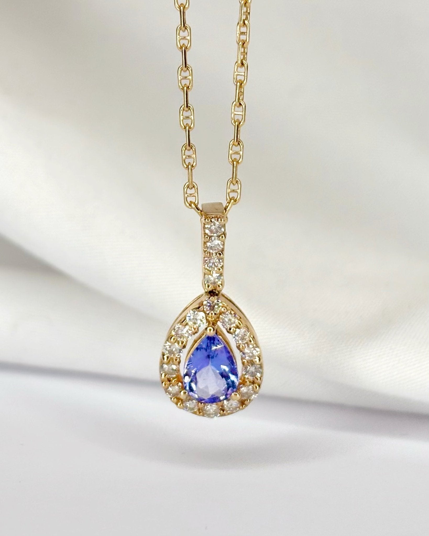 Pendentif Tanzanite 0.80 carat & Diamants 0.36 carat "Erika" - Elliade Paris