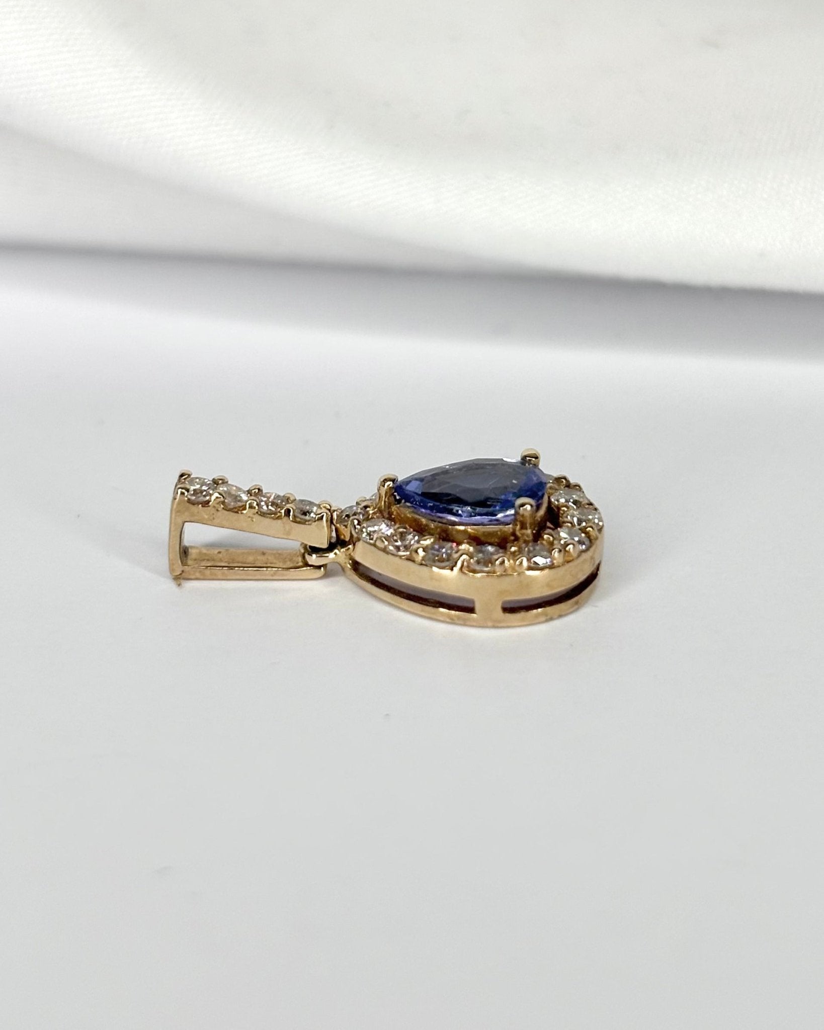 Pendentif Tanzanite 0.80 carat & Diamants 0.36 carat "Erika" - Elliade Paris