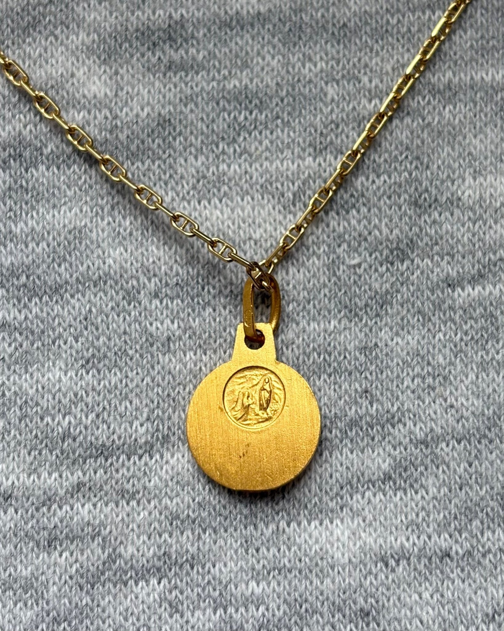 Pendentif Vierge Or Jaune "Gabriella" - Elliade Paris