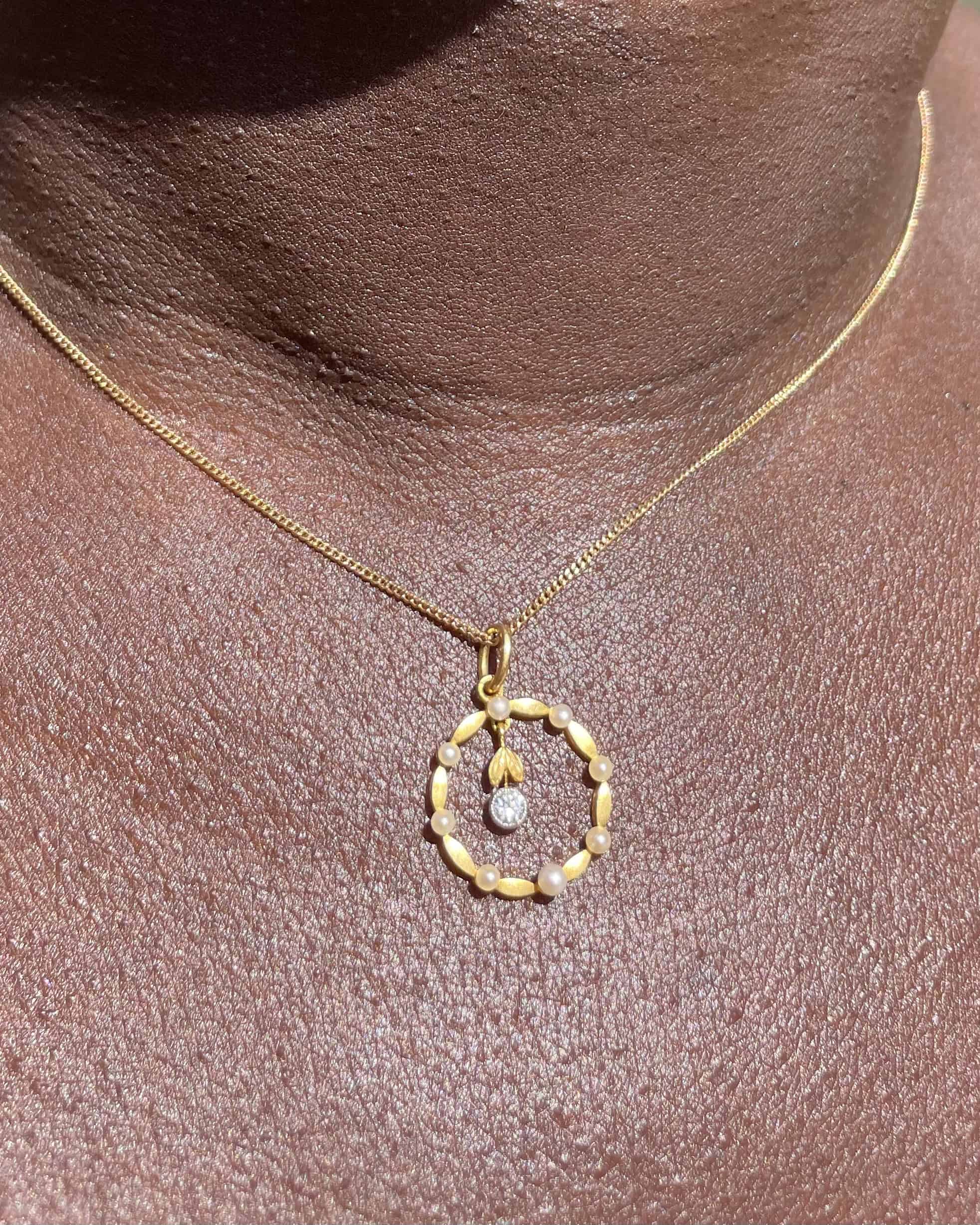 Colgante Art Nouveau de perlas y diamantes "Olary"