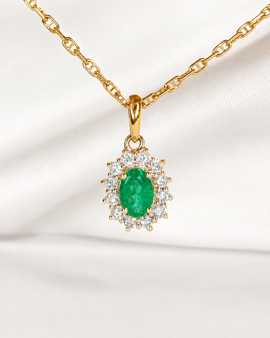 Colgante Margarita Esmeralda de 0.40 quilates y Diamantes de 0.24 quilates «Méline»