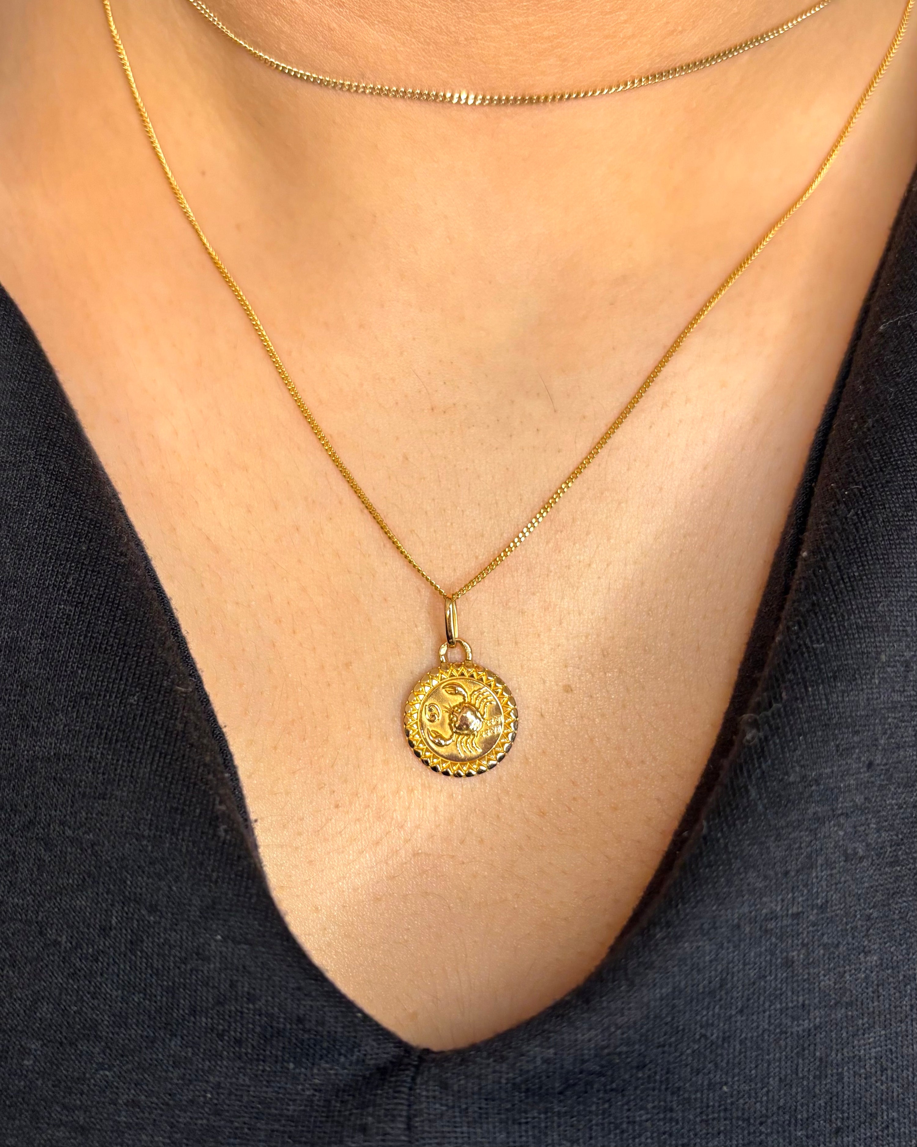 Médaillon Zodiaque Cancer Or jaune "Rafaël" - Elliade Paris