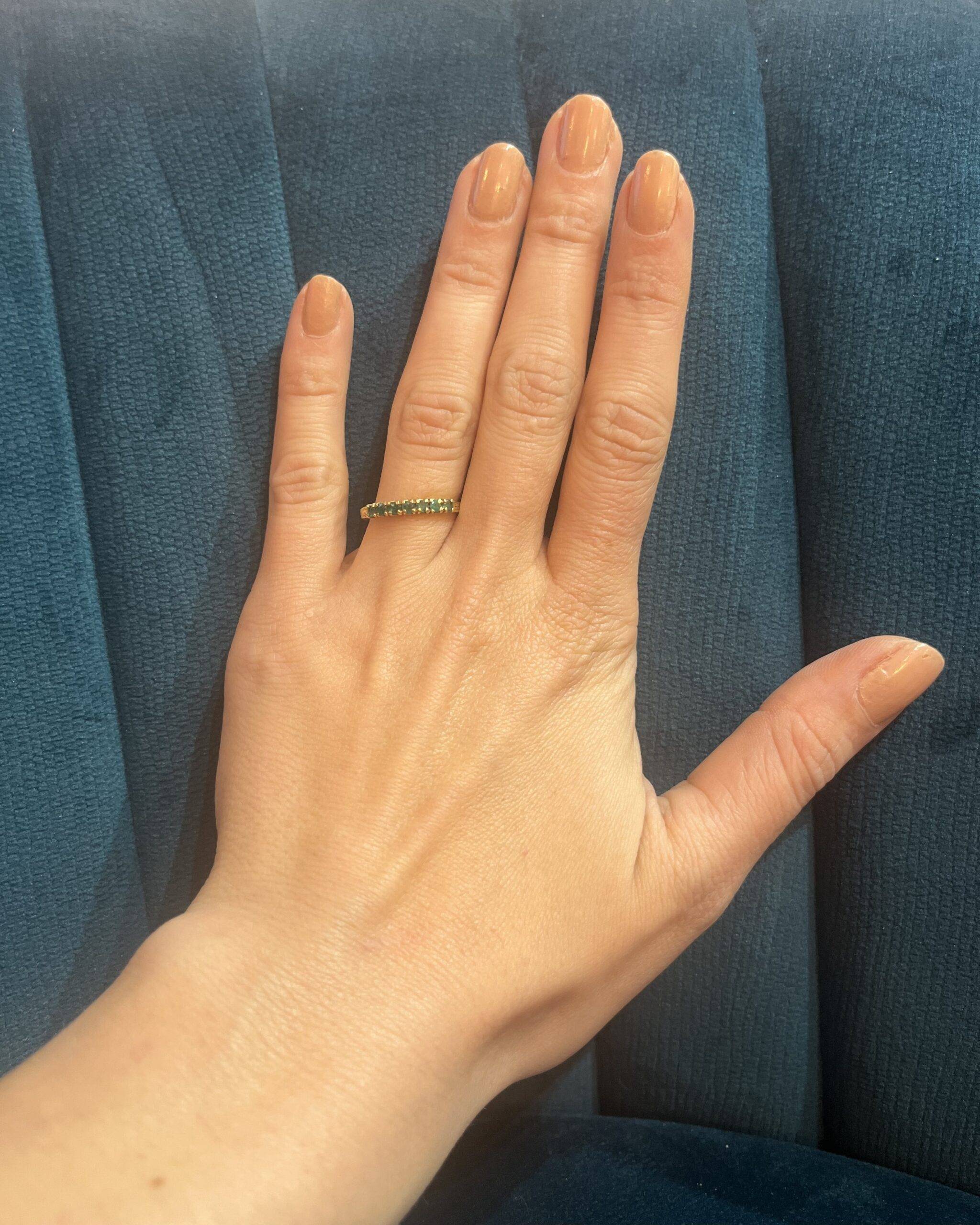 "Mélia" emerald half wedding band