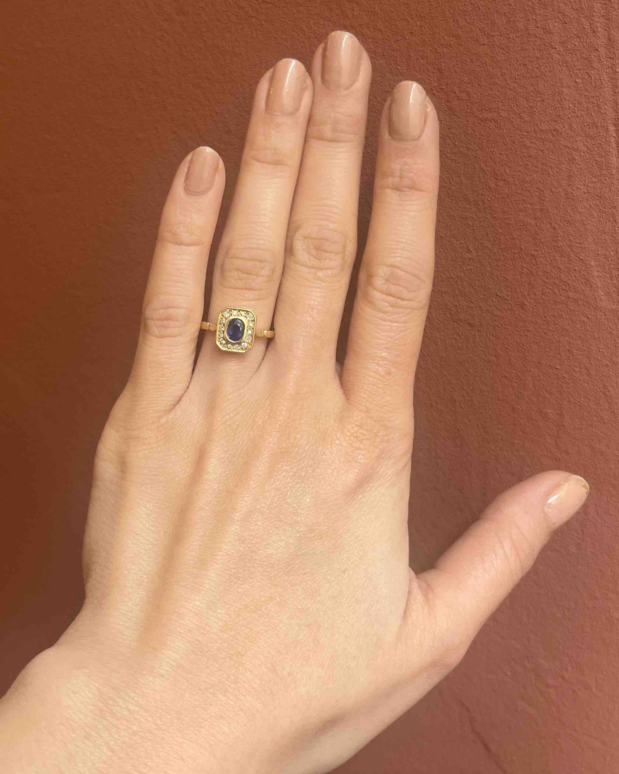 Anillo Art Déco de zafiro y diamantes "Sophie"