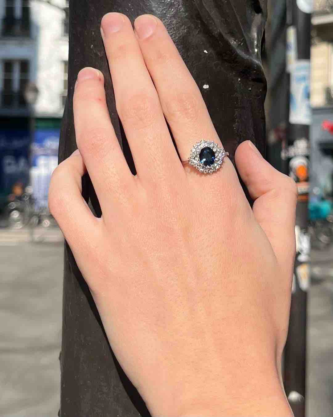 Anillo "Angela" con margaritas de zafiro y diamantes de 1,70 quilates