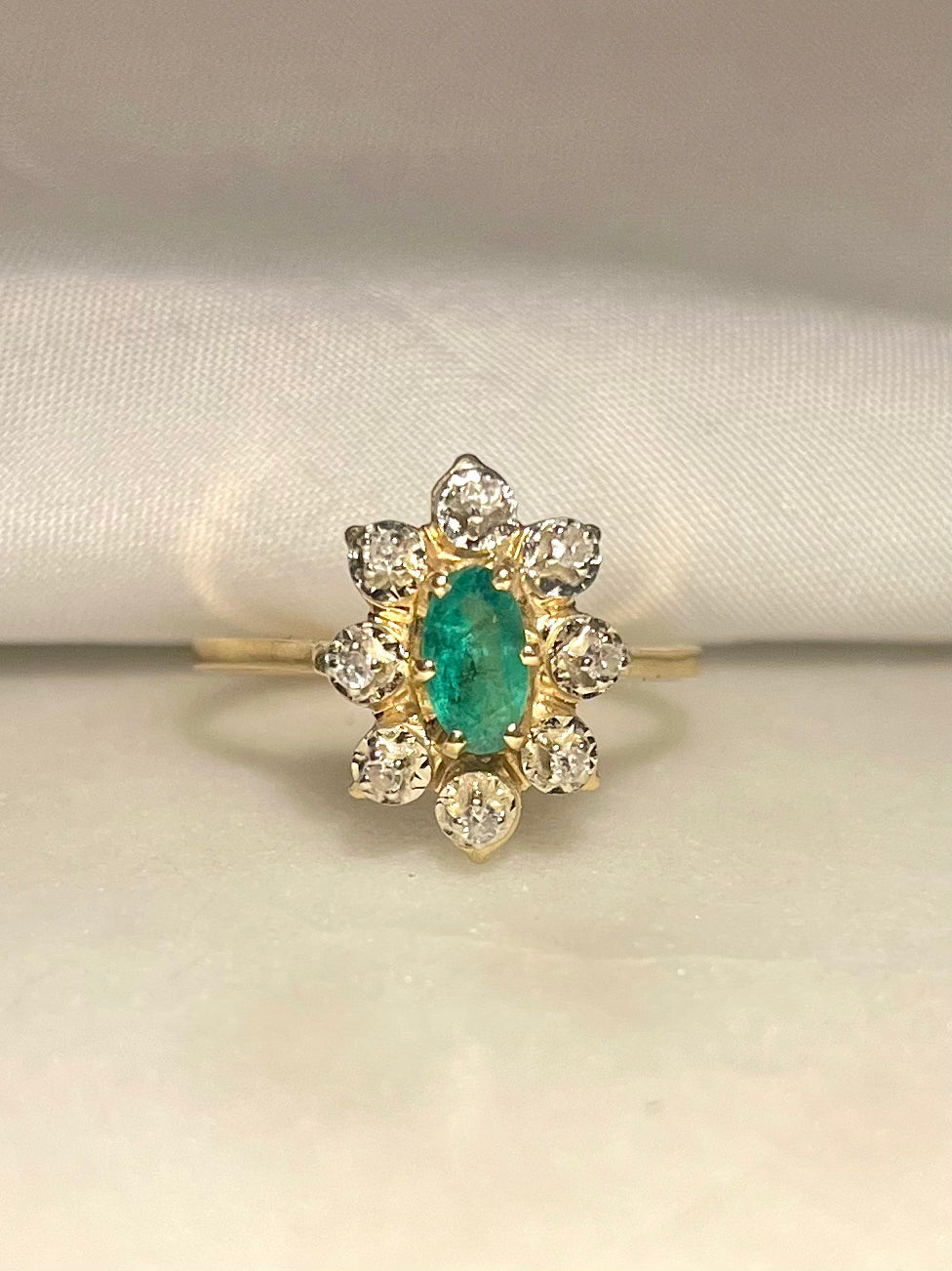 Anillo "Inès" con margaritas de esmeralda y diamantes