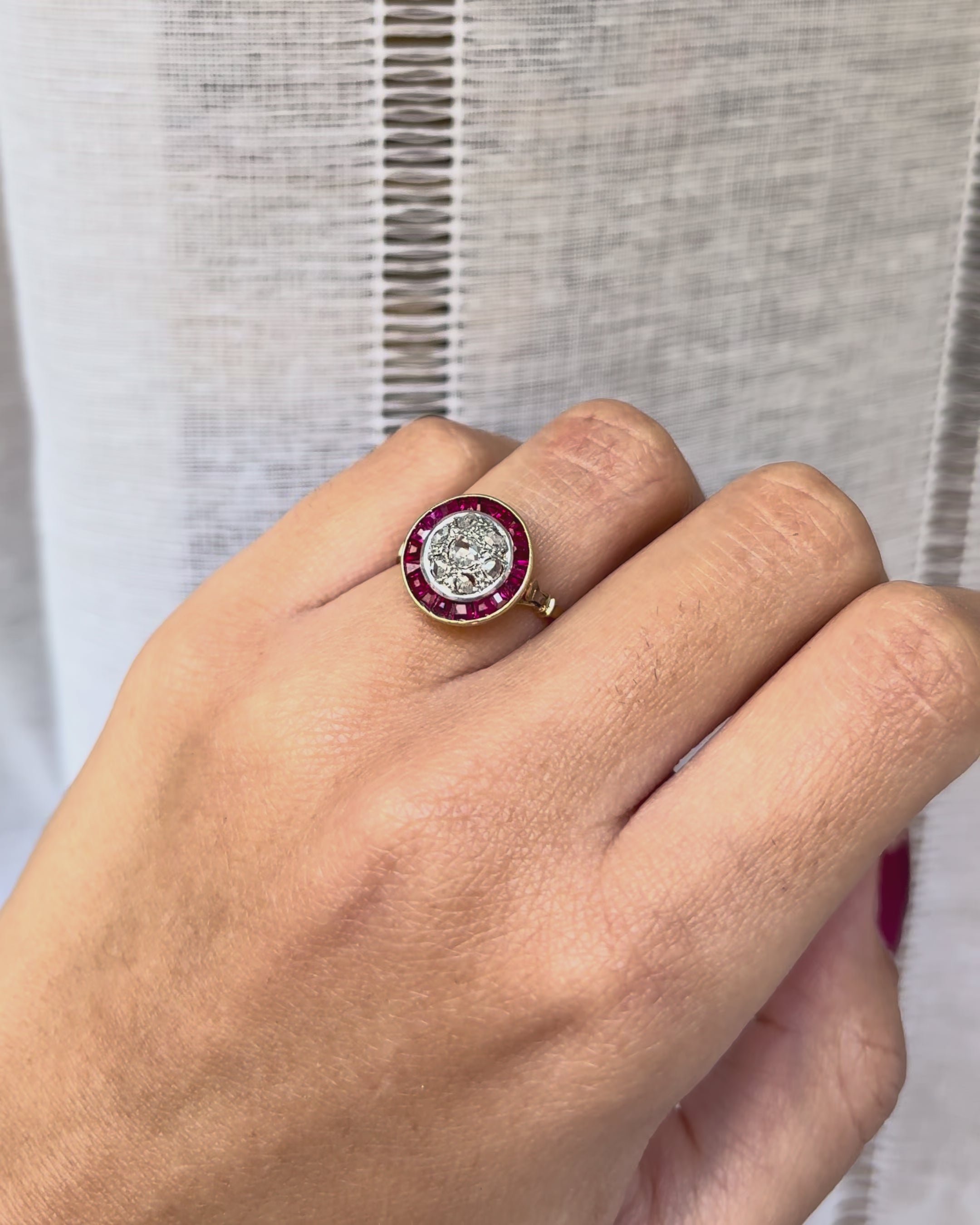 Bague Art déco Rubis 0.54 carat & 7 Diamants "Elena"