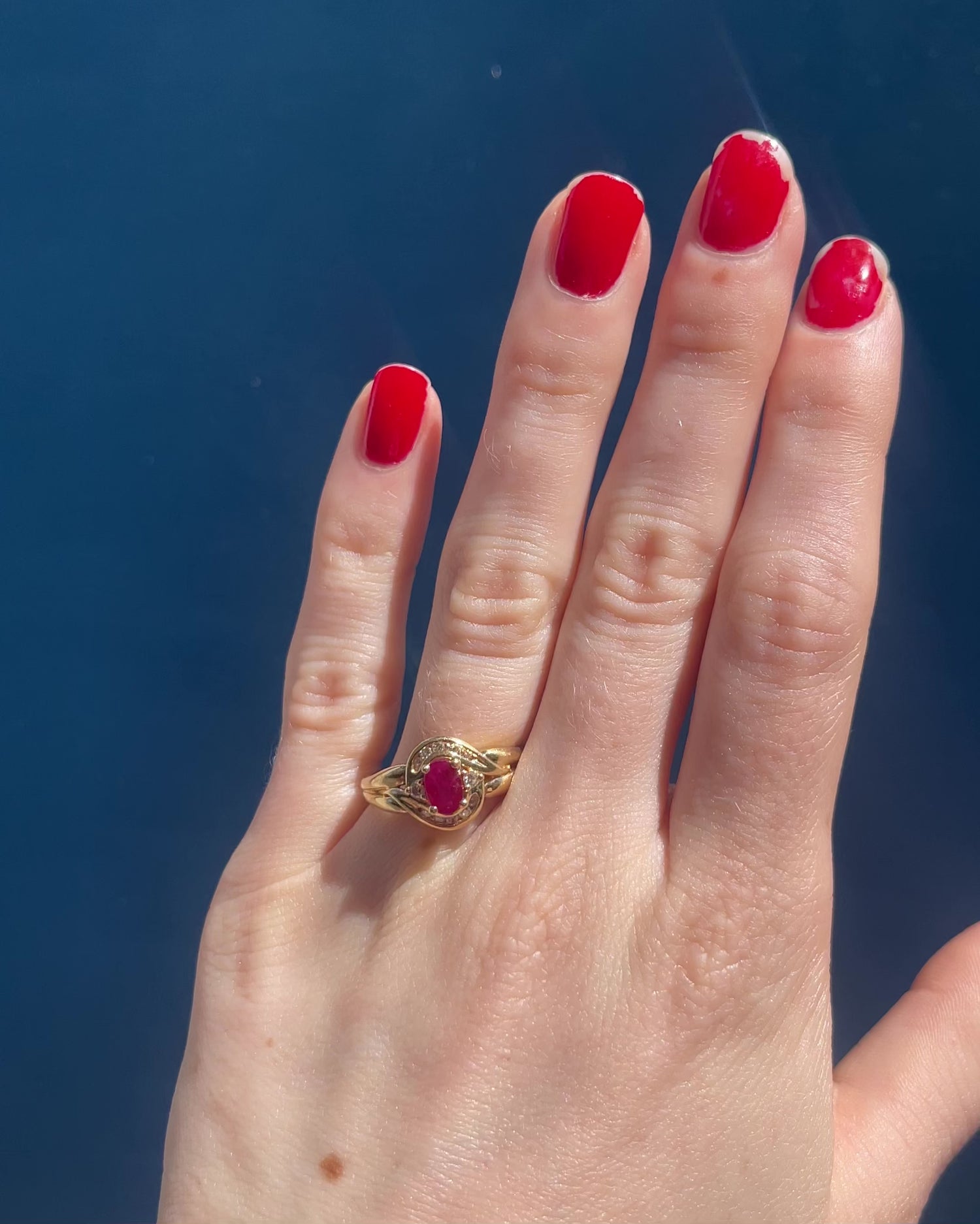 Bague Tourbillon Style Art-Déco Rubis 0.80 carat et Diamants "Nolinea"