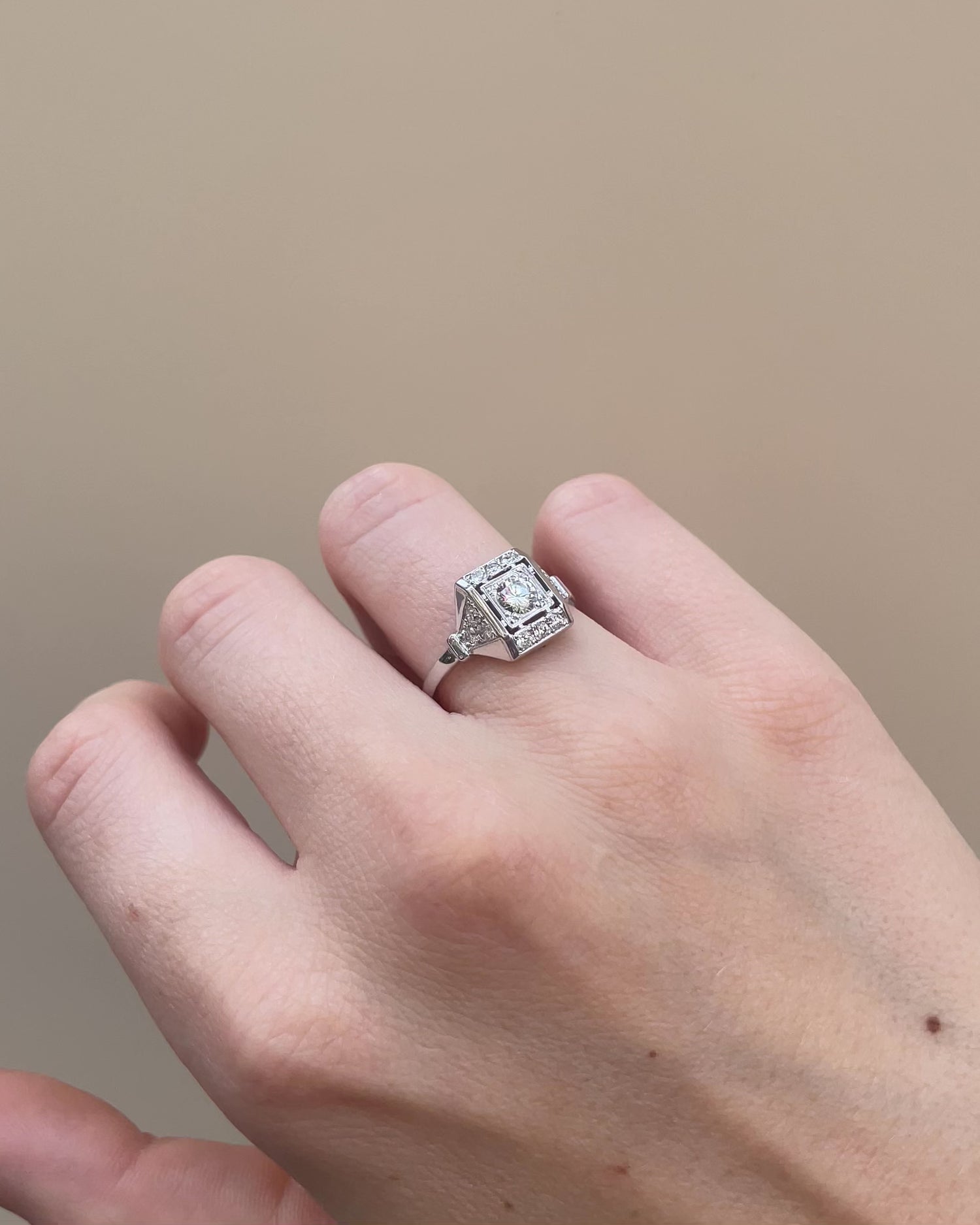 Bague style Art-deco diamants 0.69 carat “Persia”