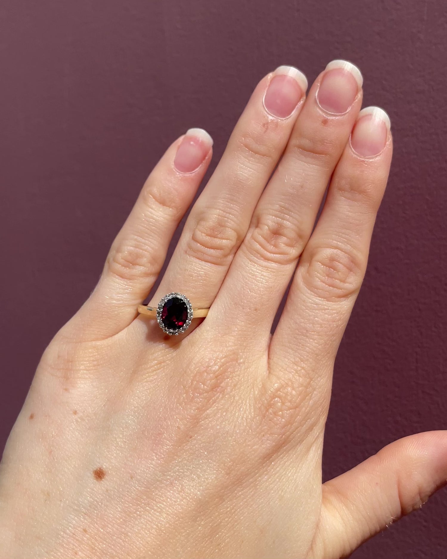 Bague Marguerite Grenat 2 carats & Diamants "Indira"