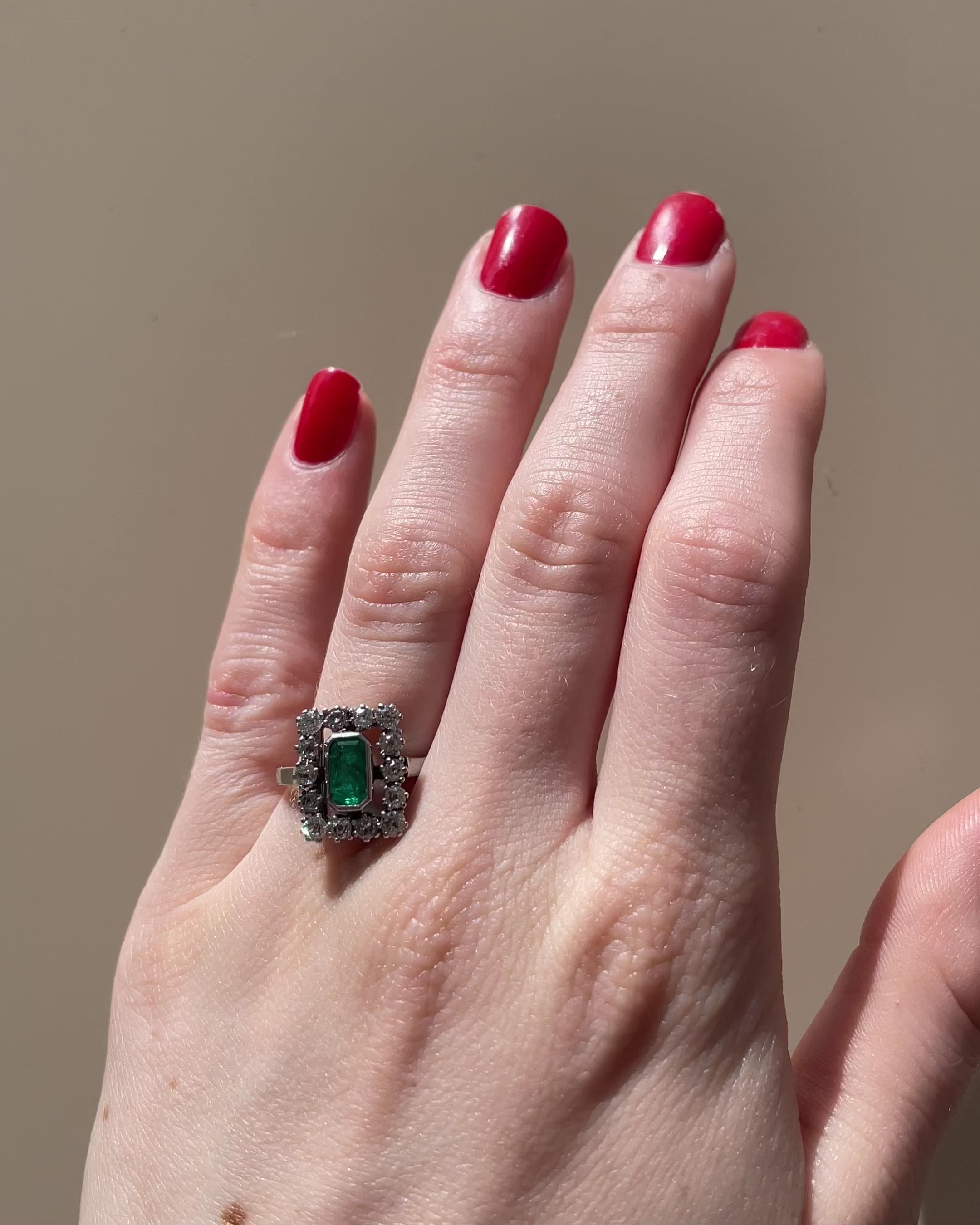 Bague marguerite Émeraude et Diamants "Enore"