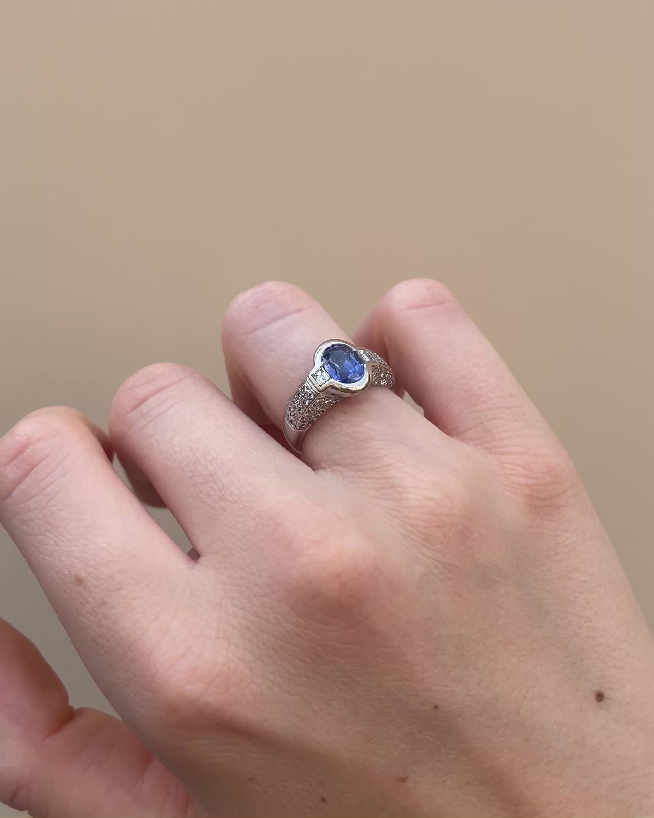 Bague Jonc Saphir 1.90 carat & 62 Diamants “Roxie”