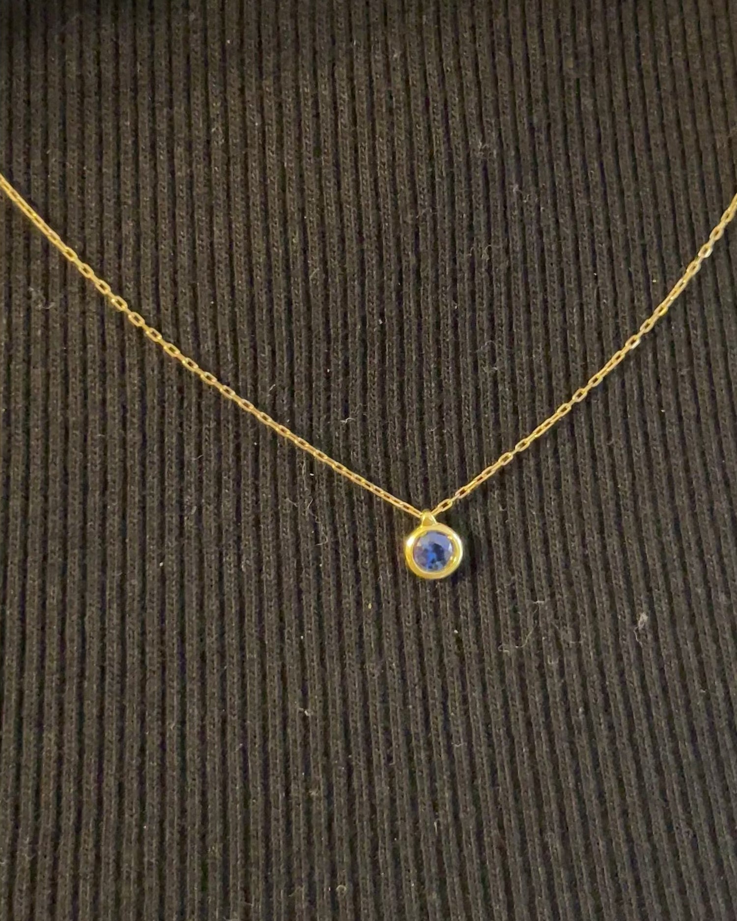 Collier Saphir 0.35 carat "Sacha"