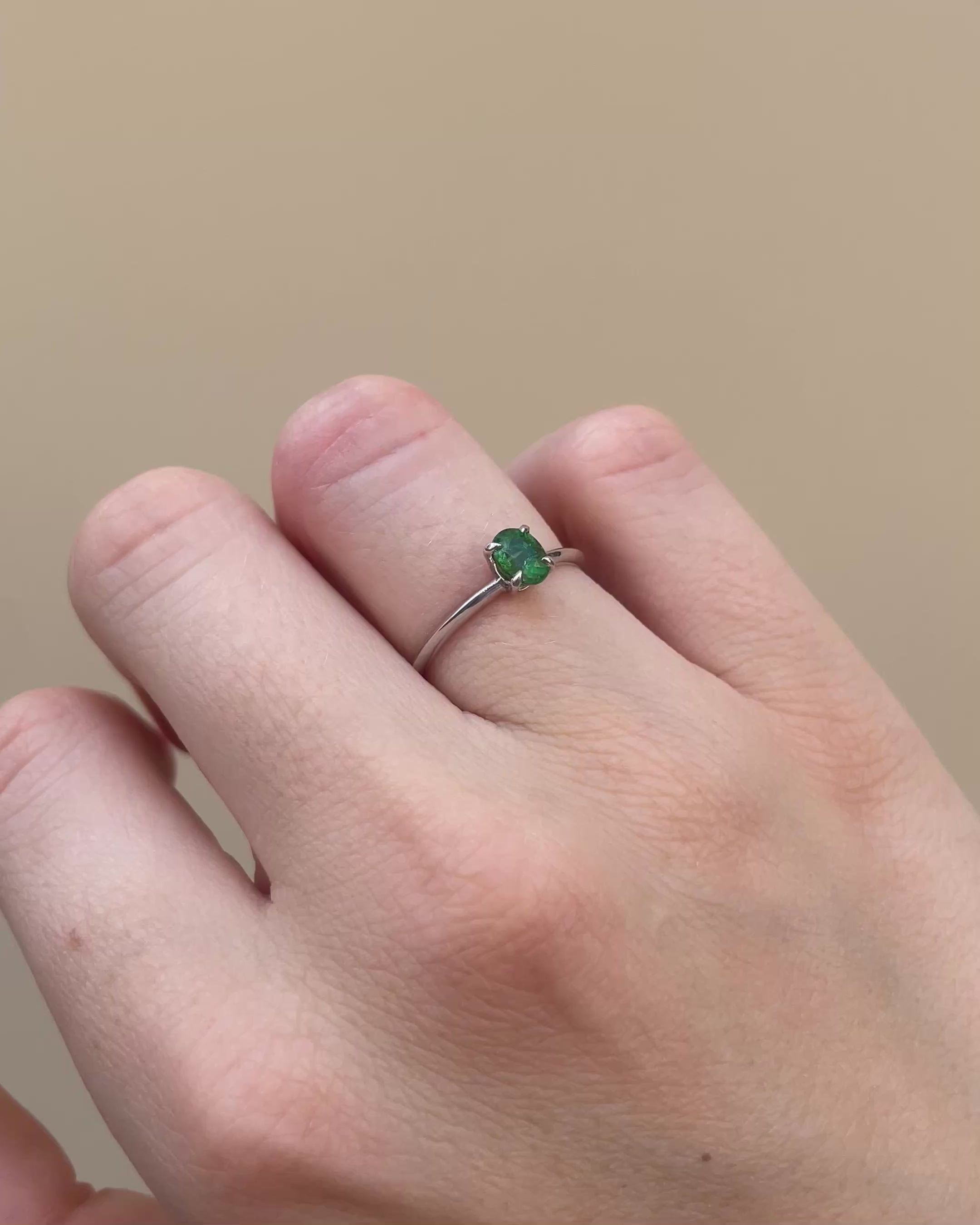 Bague Solitaire Grenat Tsavorite 0.70 carat "Astelle"