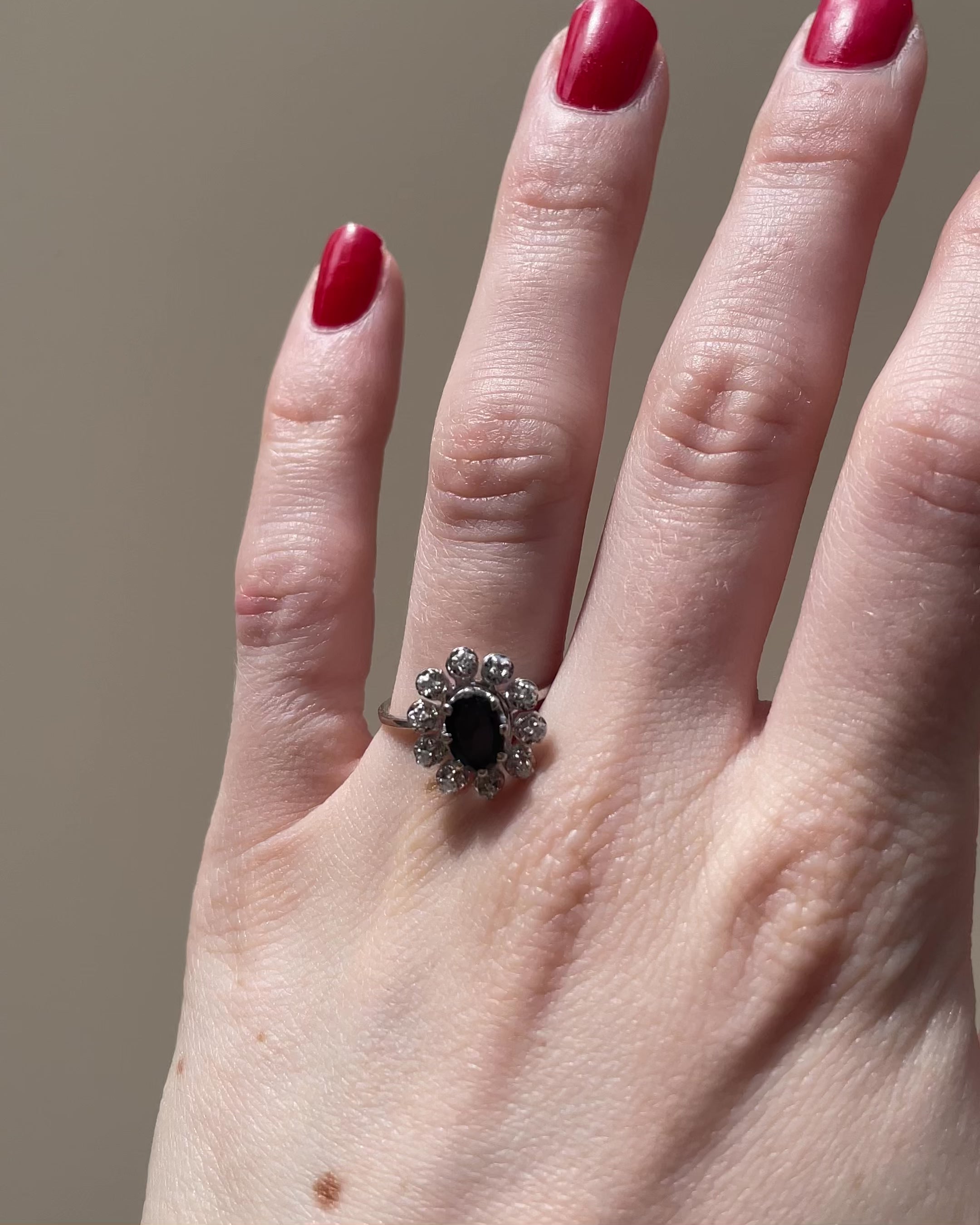 Bague Marguerite Saphir 1.05 carat & 10 Diamants “Shana”