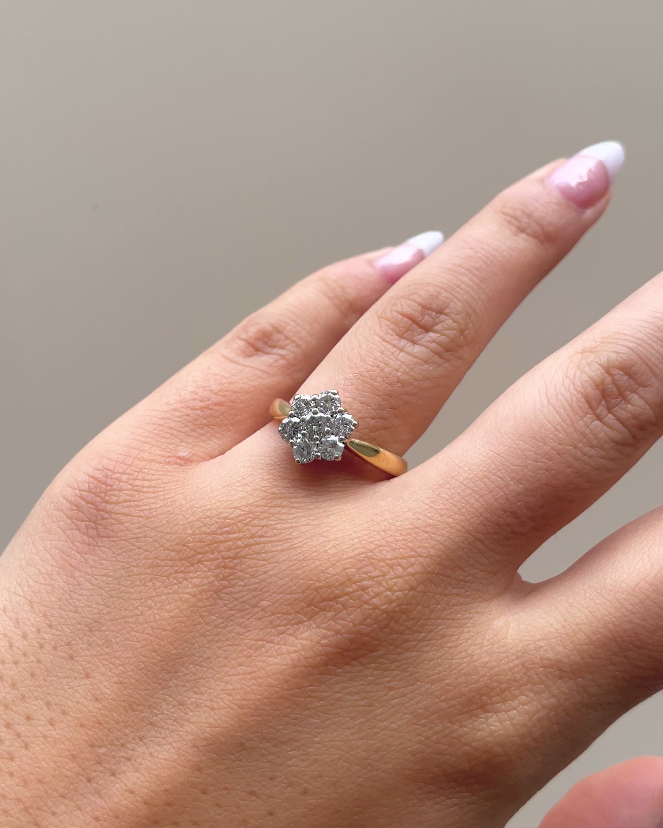Bague Marguerite Diamants 0.75 carat "Dara"