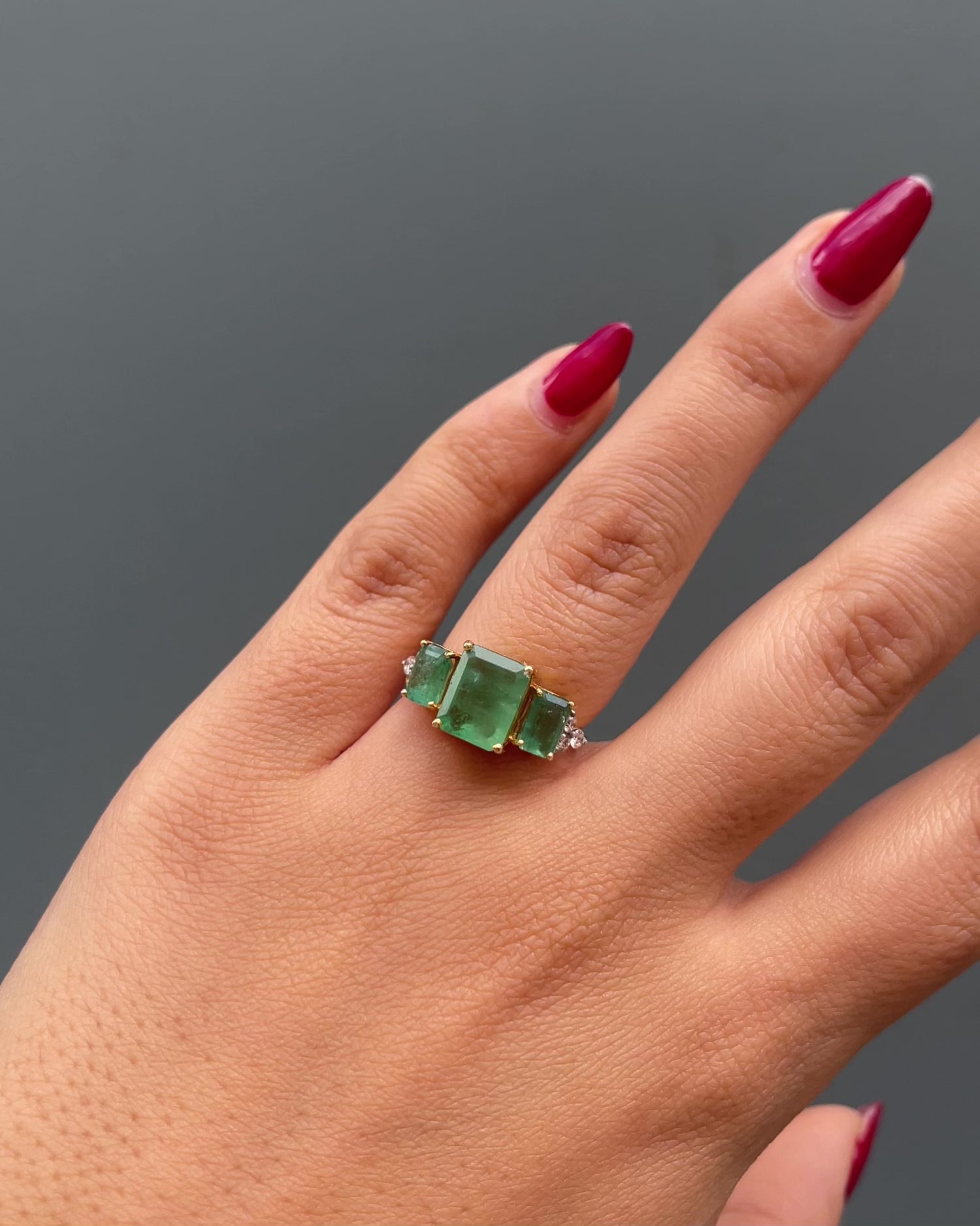 Bague Trilogie Emeraudes 3.10 carats & Diamants "Hortensia"
