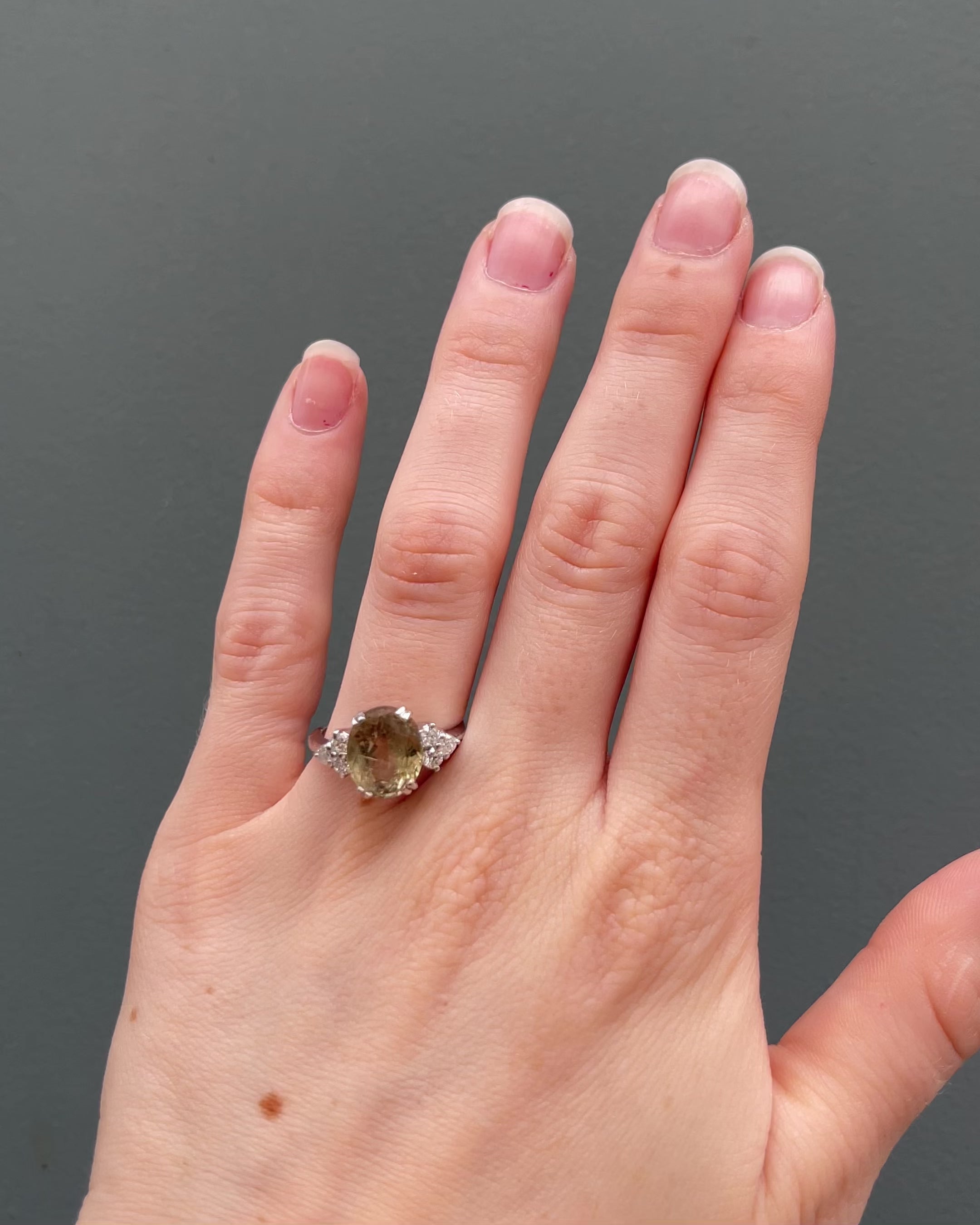 Bague Trilogie Zultanite 3.70 carats & Diamants "Senna"