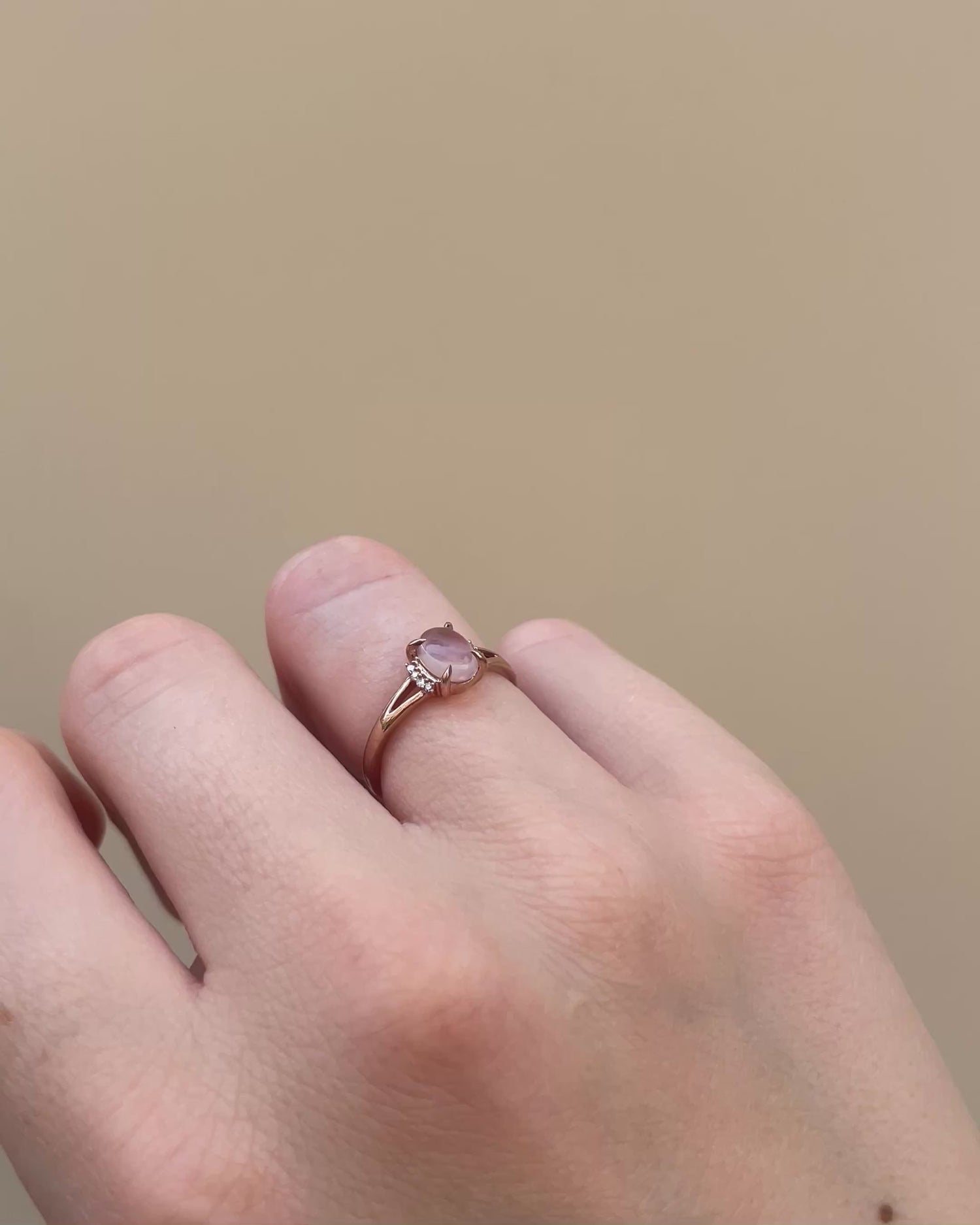 Bague Quartz Rose 0.75 Carat et Diamants "Manoa"