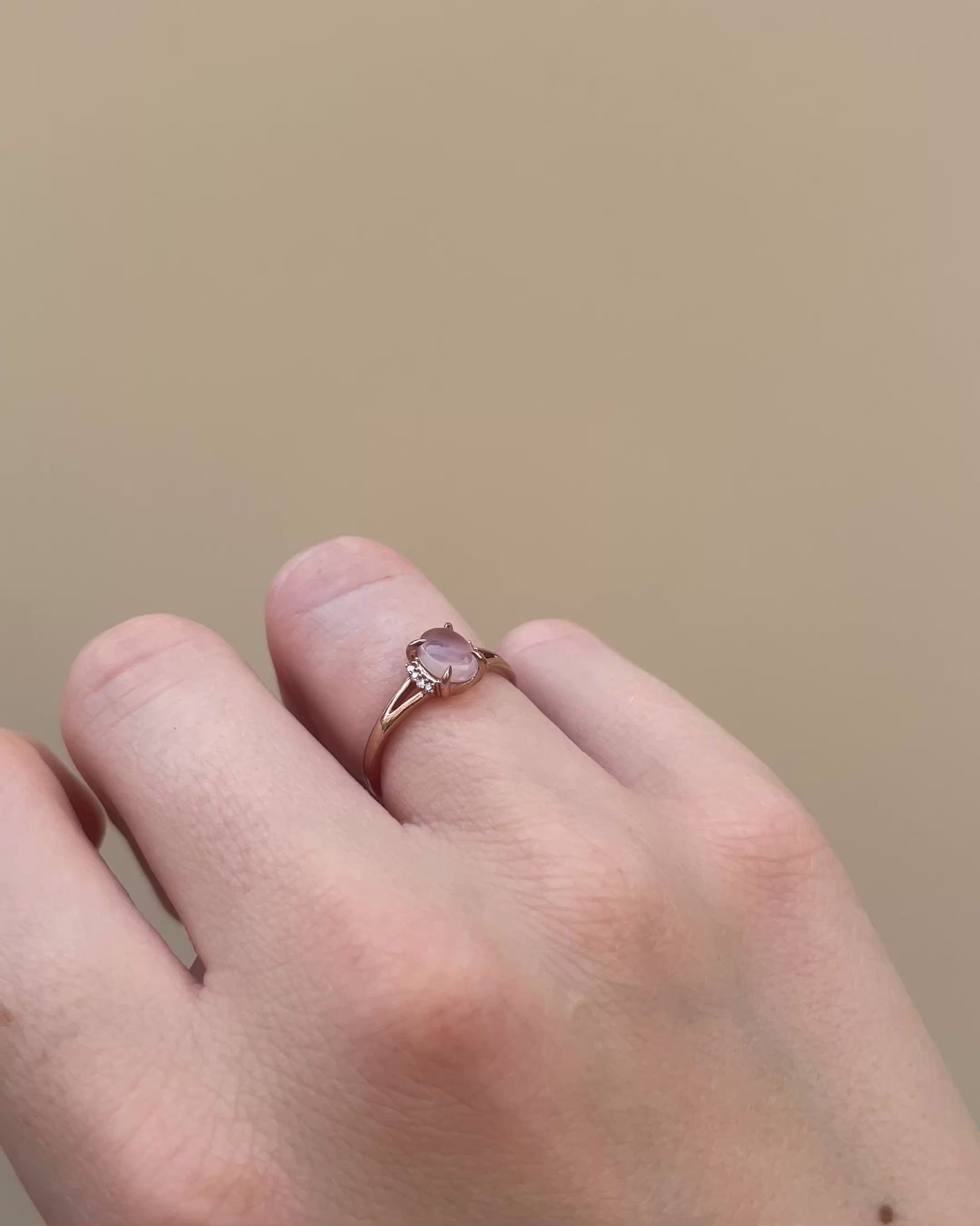 Bague Quartz Rose 0.75 Carat et Diamants "Manoa"