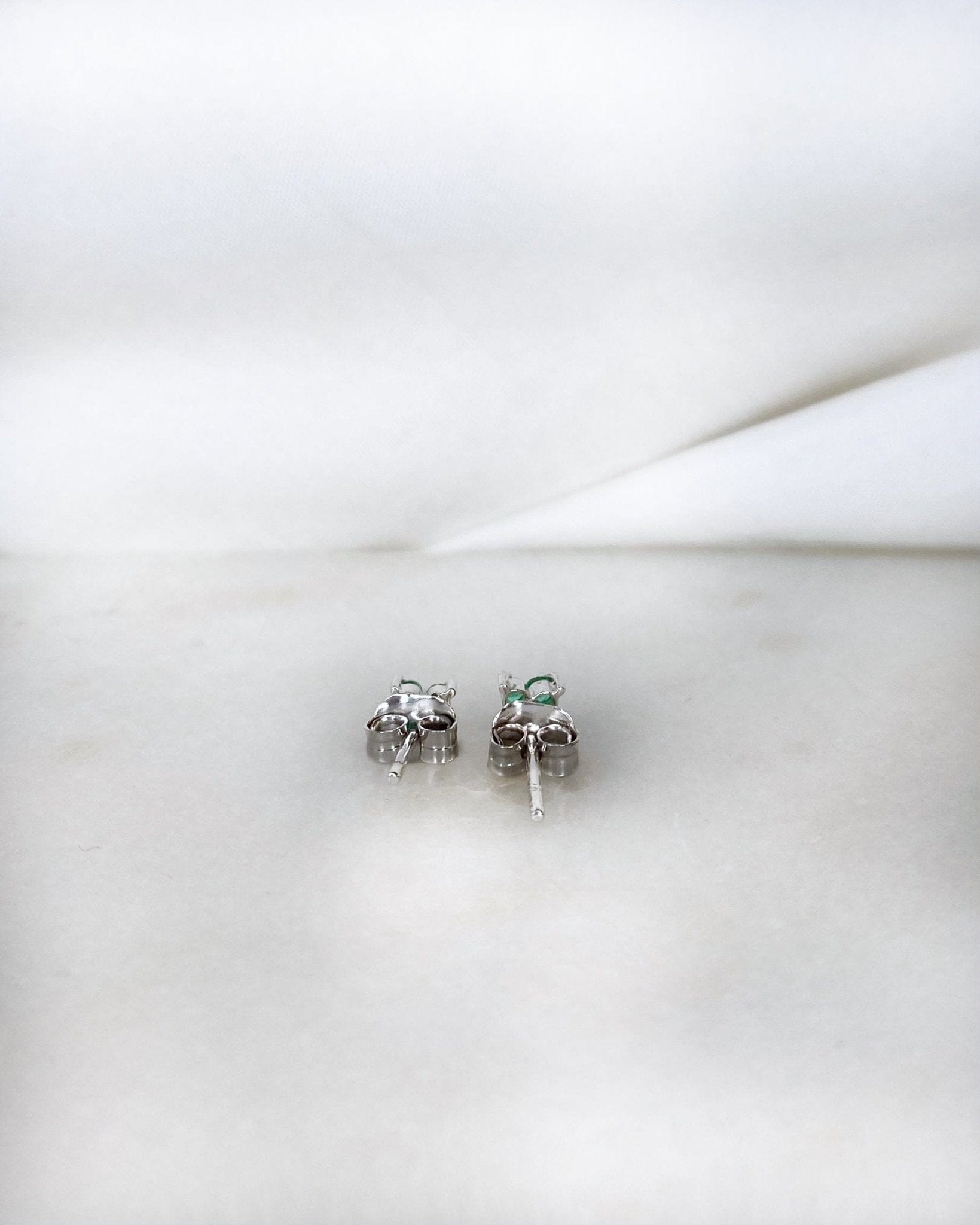 Puces Emeraudes 0.08 carat "Aélina" - Elliade Paris