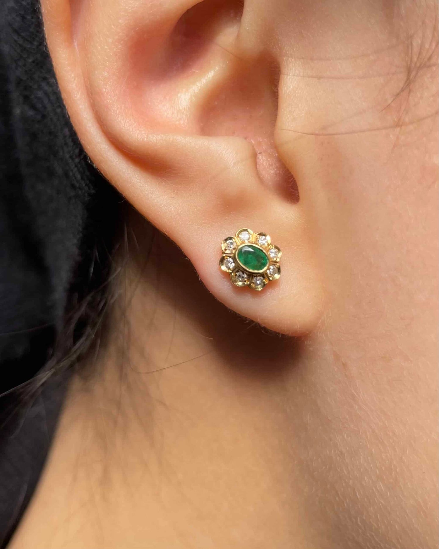 Pendientes de margaritas de esmeralda y diamantes "Yuriana"