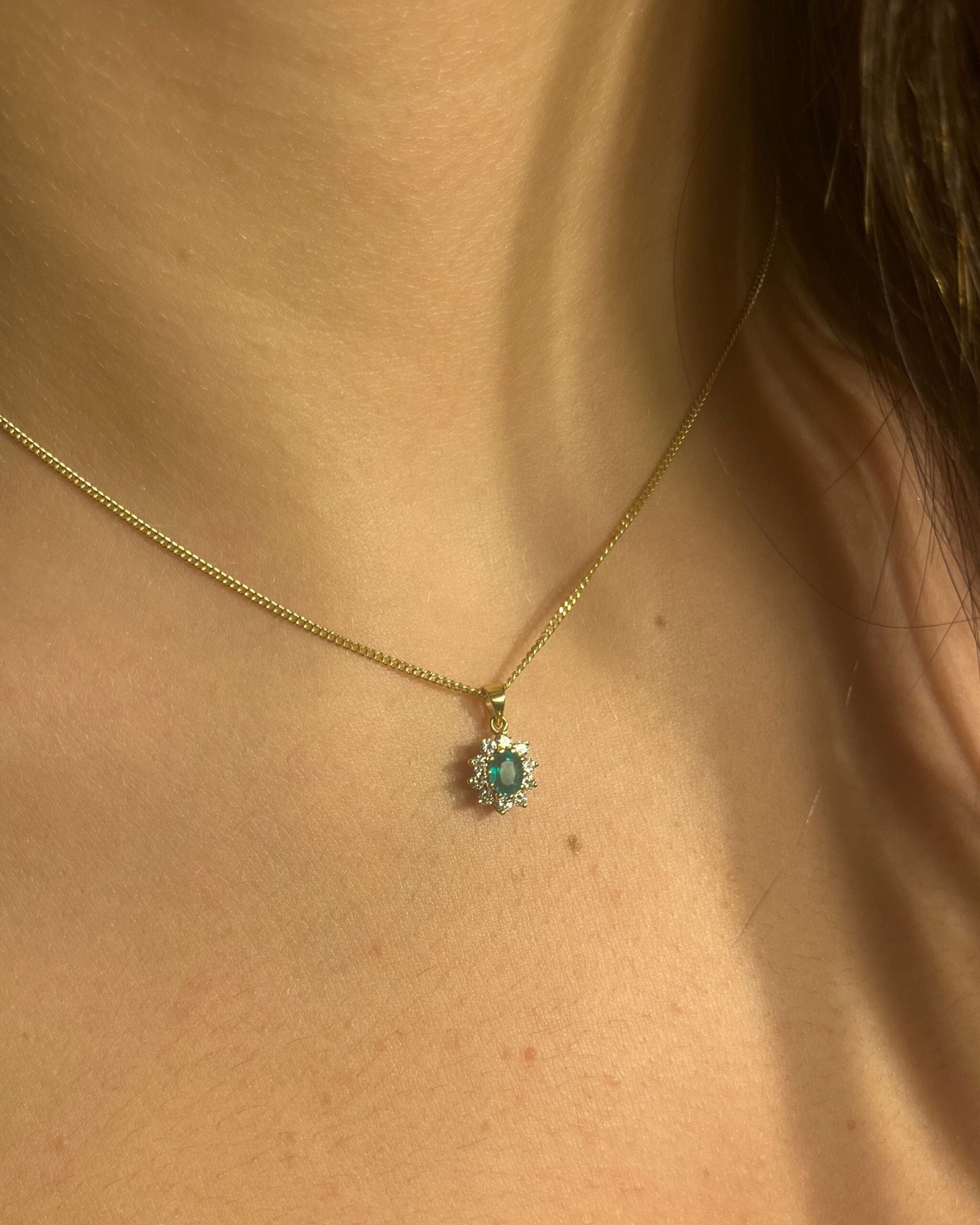 Art Deco Emerald & Diamond Pendant "Reina"