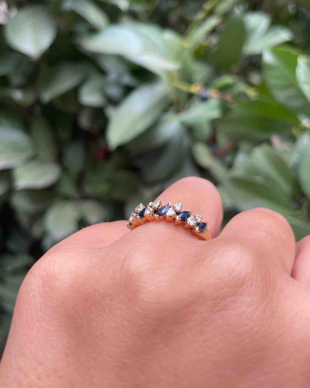 "Liona" 5 Sapphire & 8 Diamond River Ring