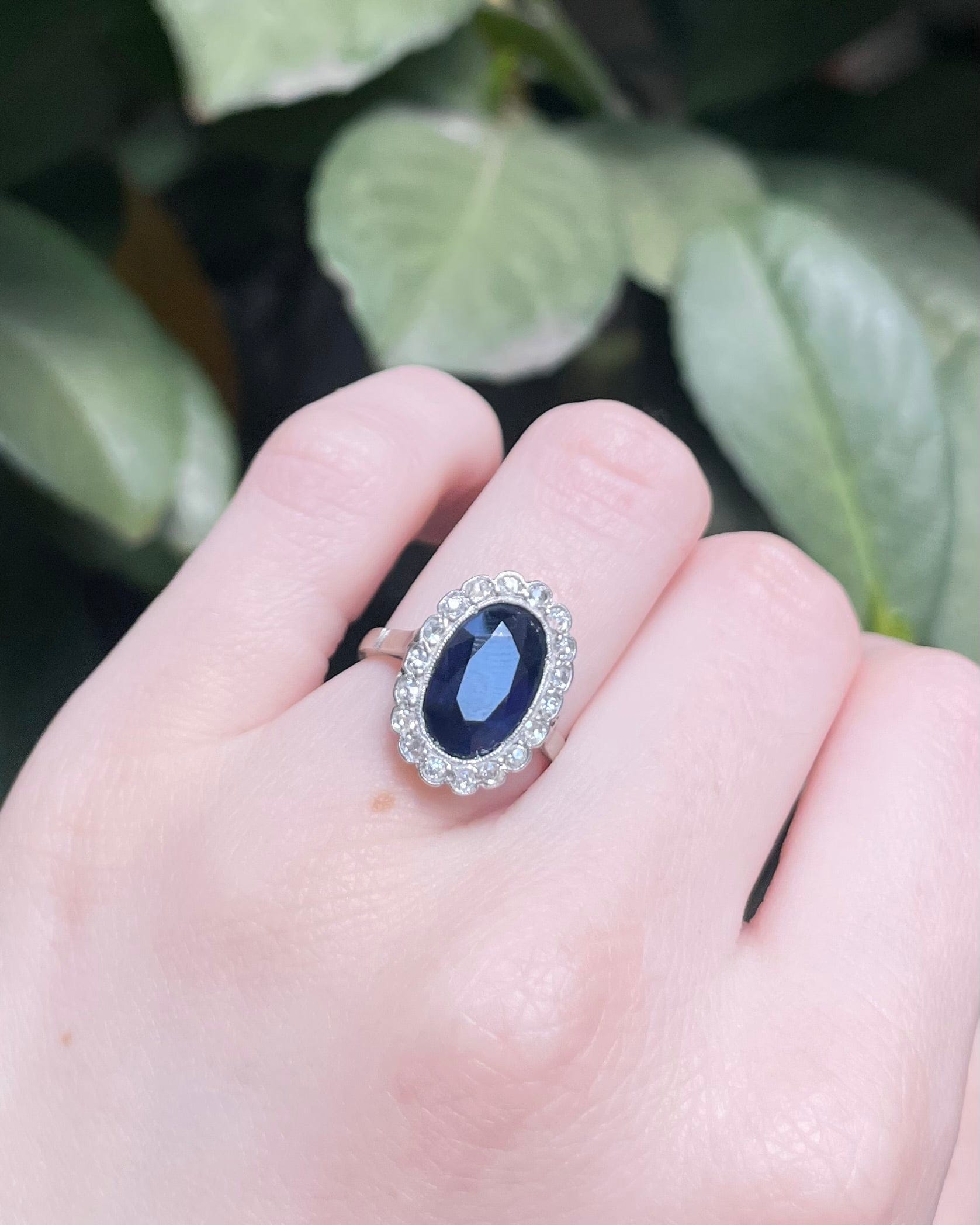 Anillo Art Déco con margaritas, zafiro de 3,30 quilates y diamantes "Kakis"