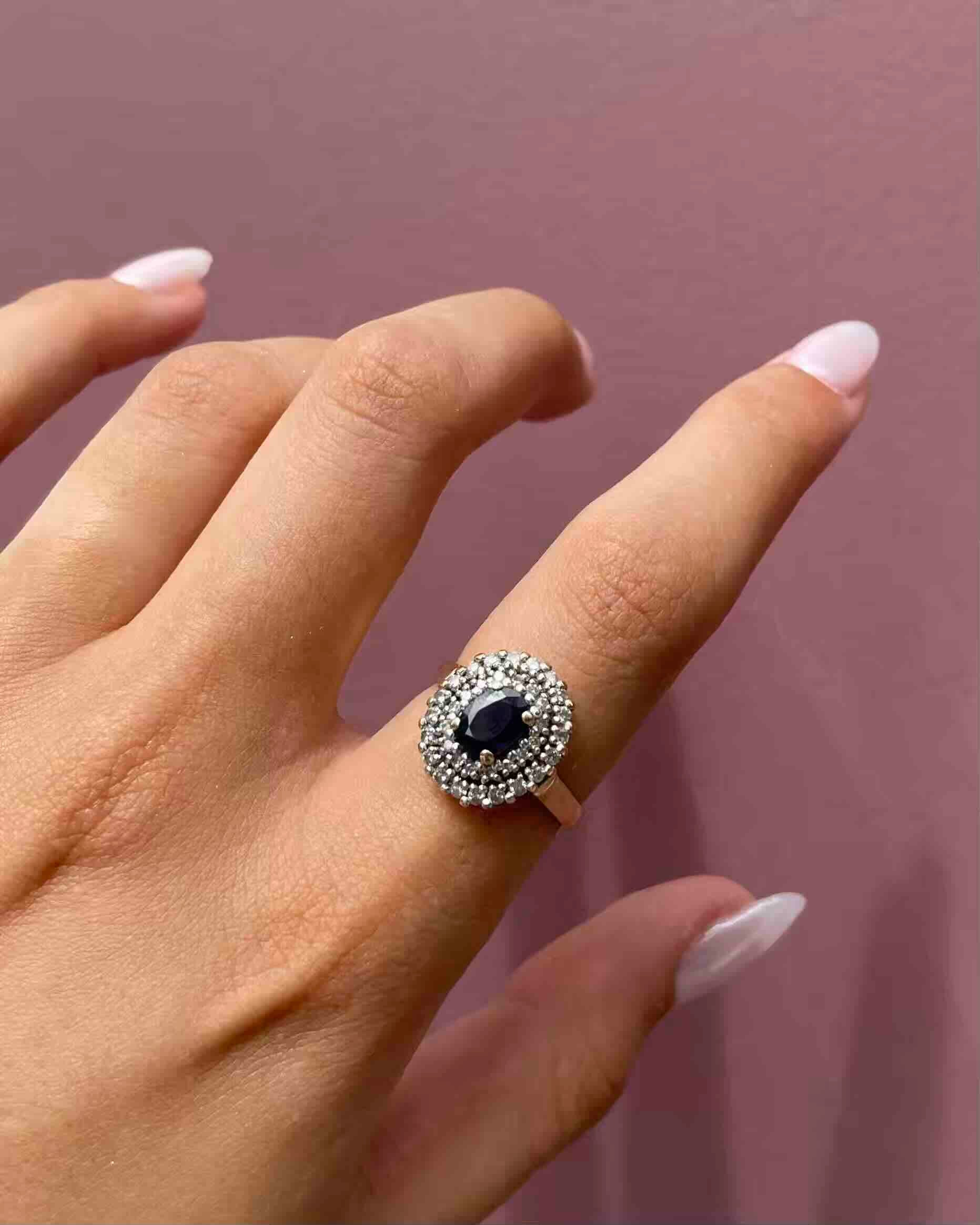 Anillo "Coraline" con margarita de 1 quilate y 36 diamantes