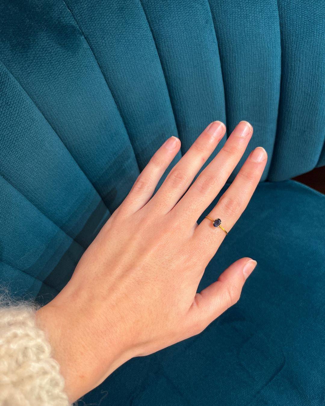 Anillo solitario vintage de zafiro "Moana"