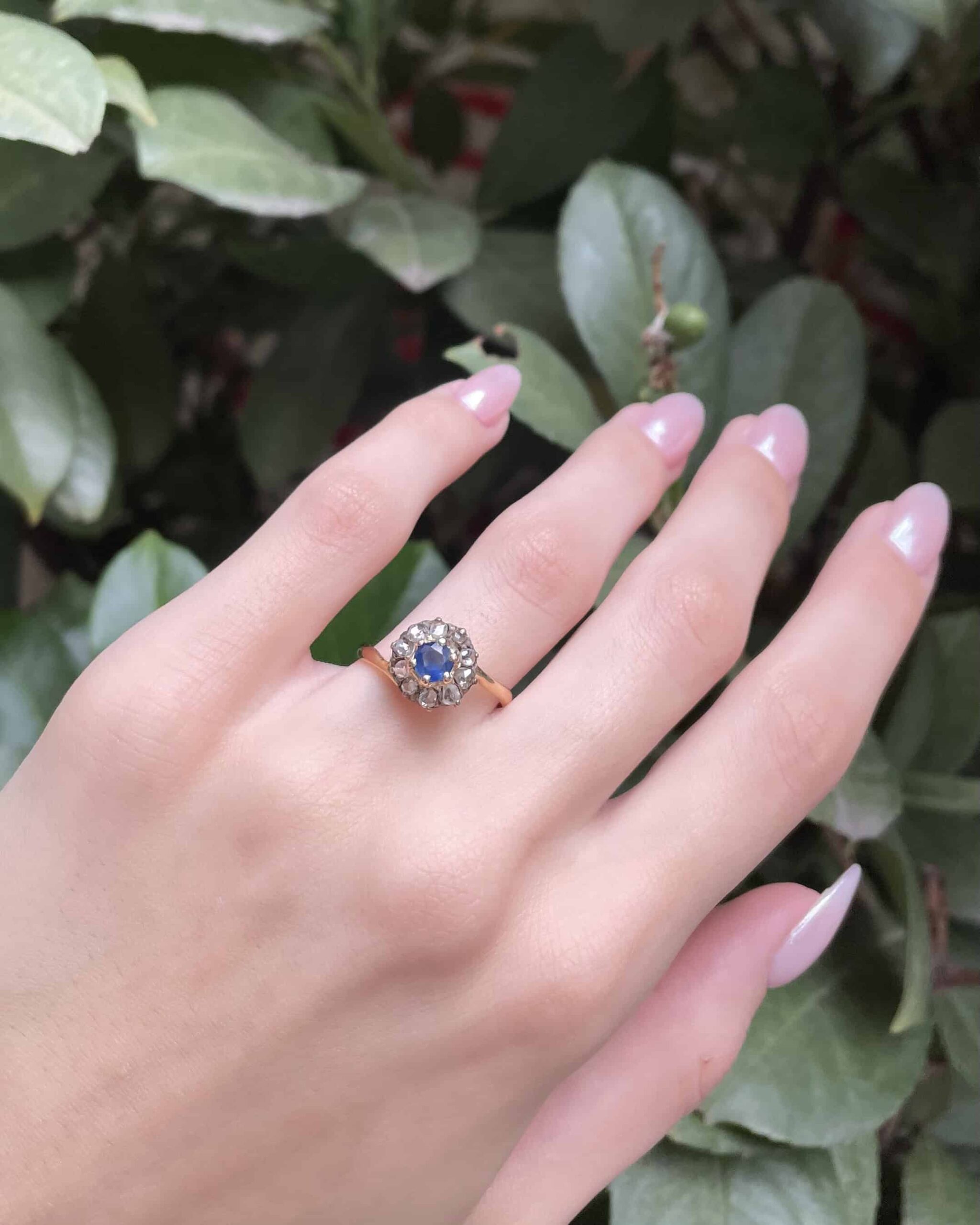 Bague Marguerite Saphir 0.40 carat & Diamants "Constantine"