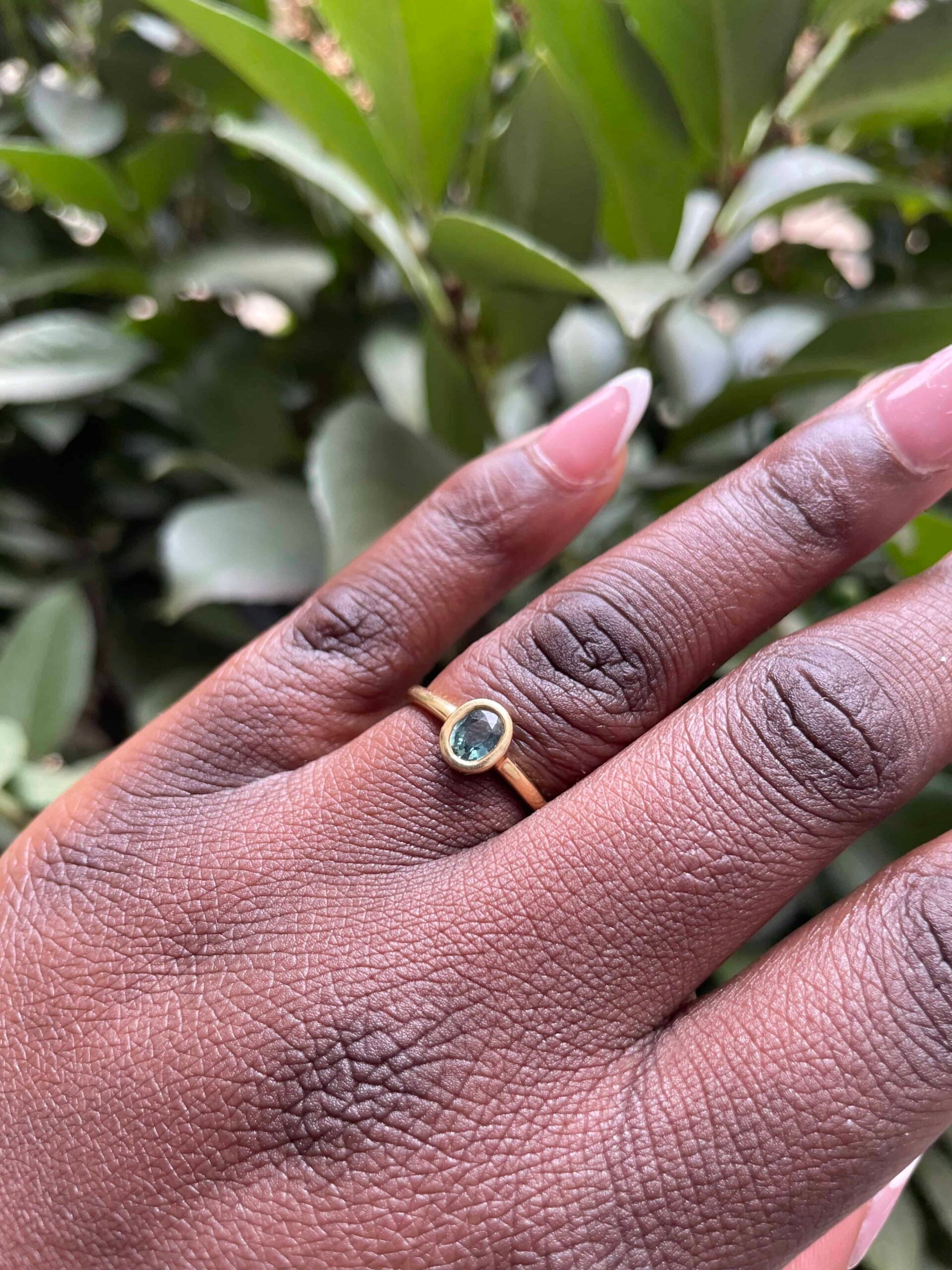 Bague Solitaire Saphir Vert 0.40 Carat " Mayana" - Elliade Paris