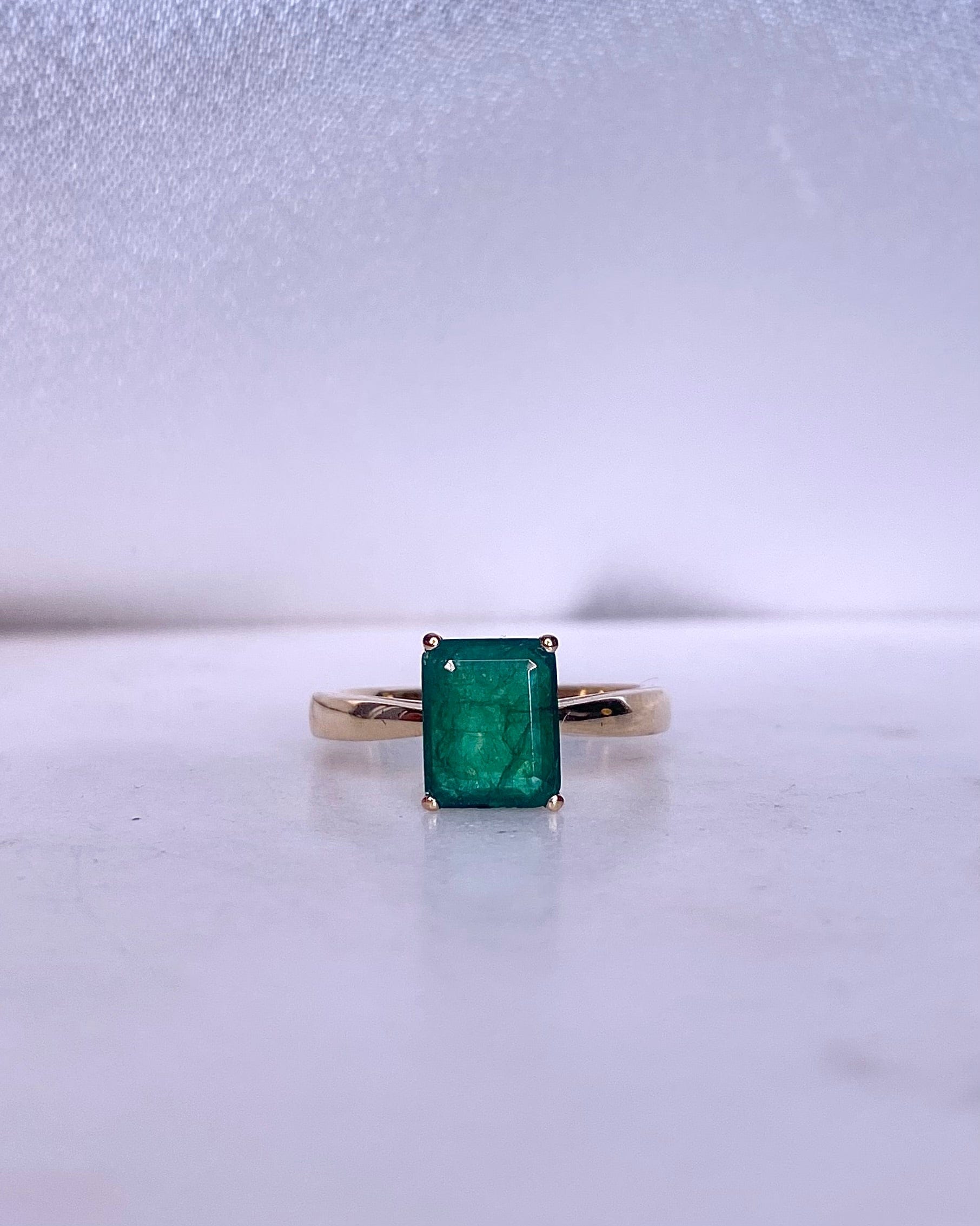 Anillo solitario esmeralda 1.35 quilates "Daphnéa"