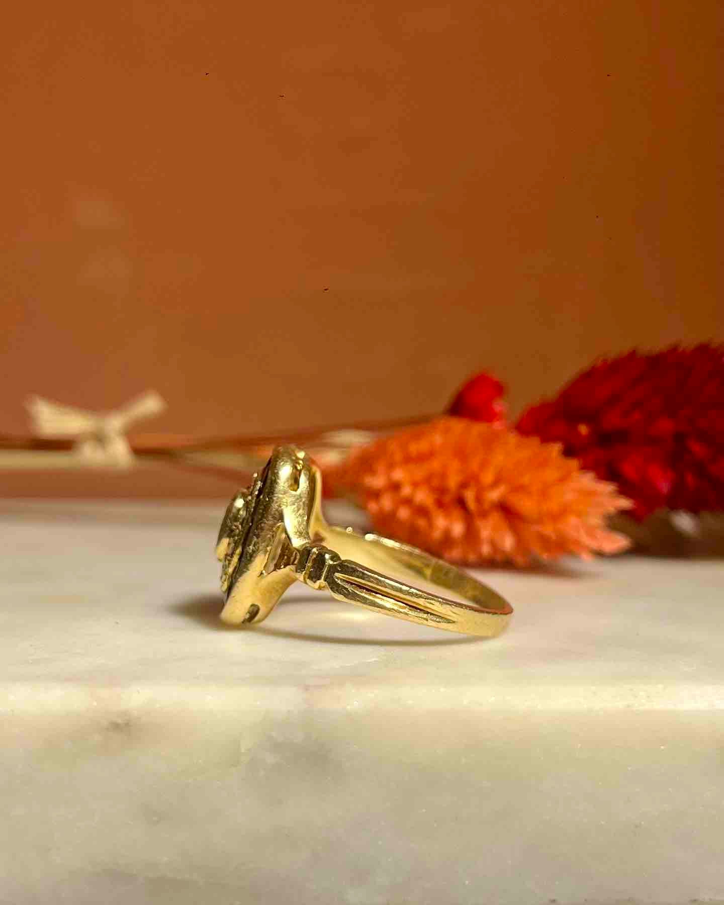 Anillo estilo Art Déco con zafiros y diamantes "Agatha"