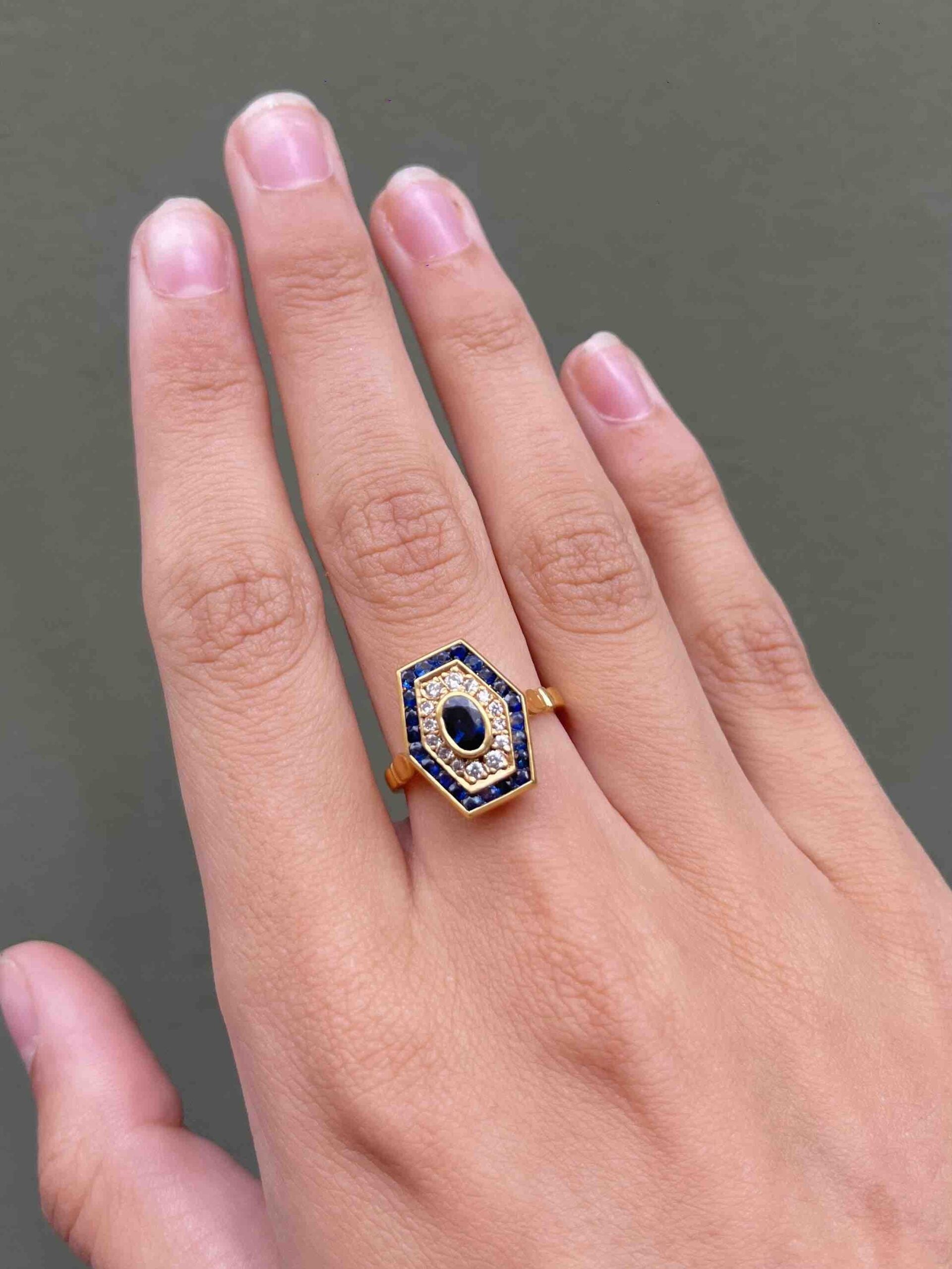 Anillo Art Déco con zafiros y diamantes "Loica"