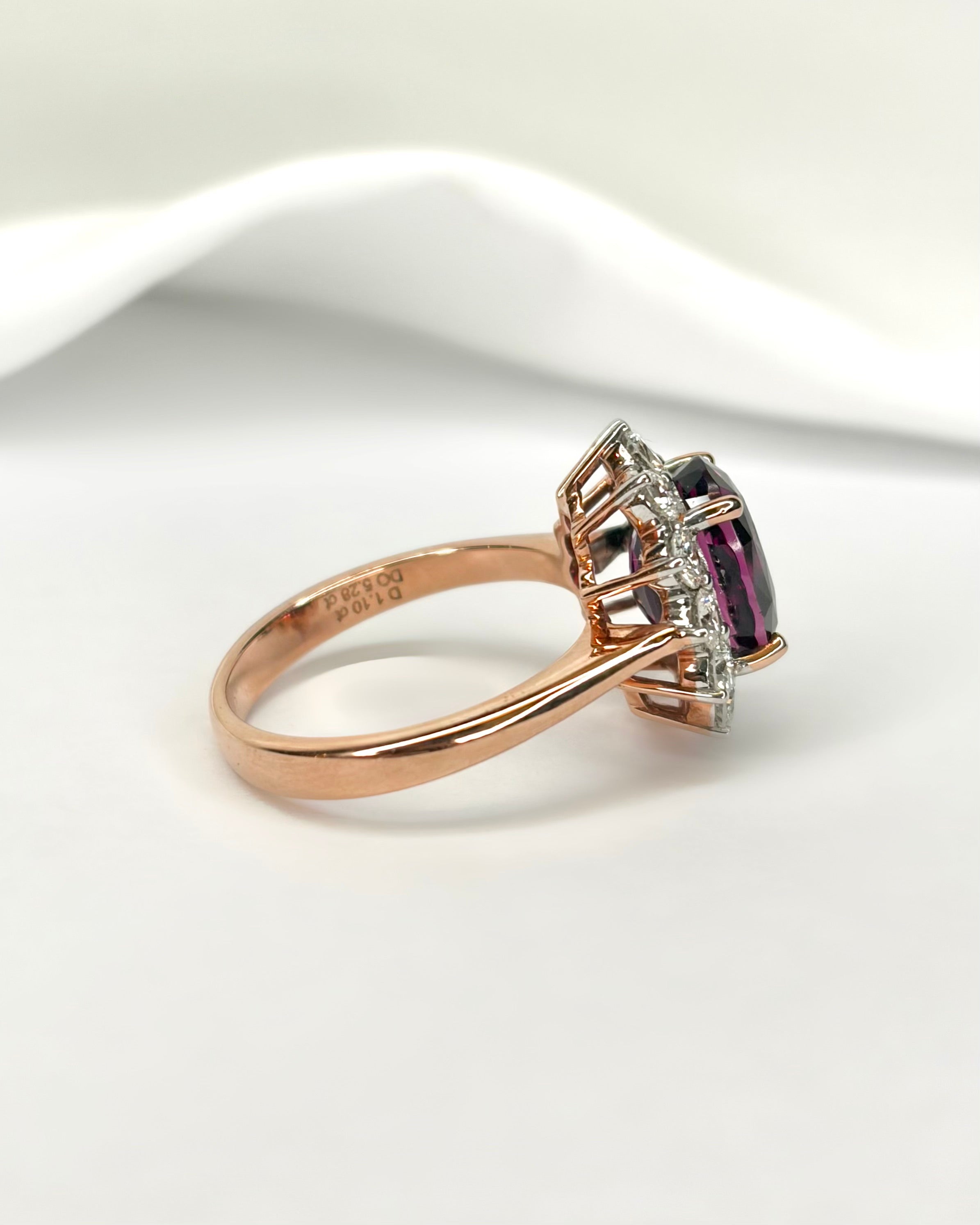 Bague Marguerite Grenat 5 carats & Diamants 1.10 carat "Marika"