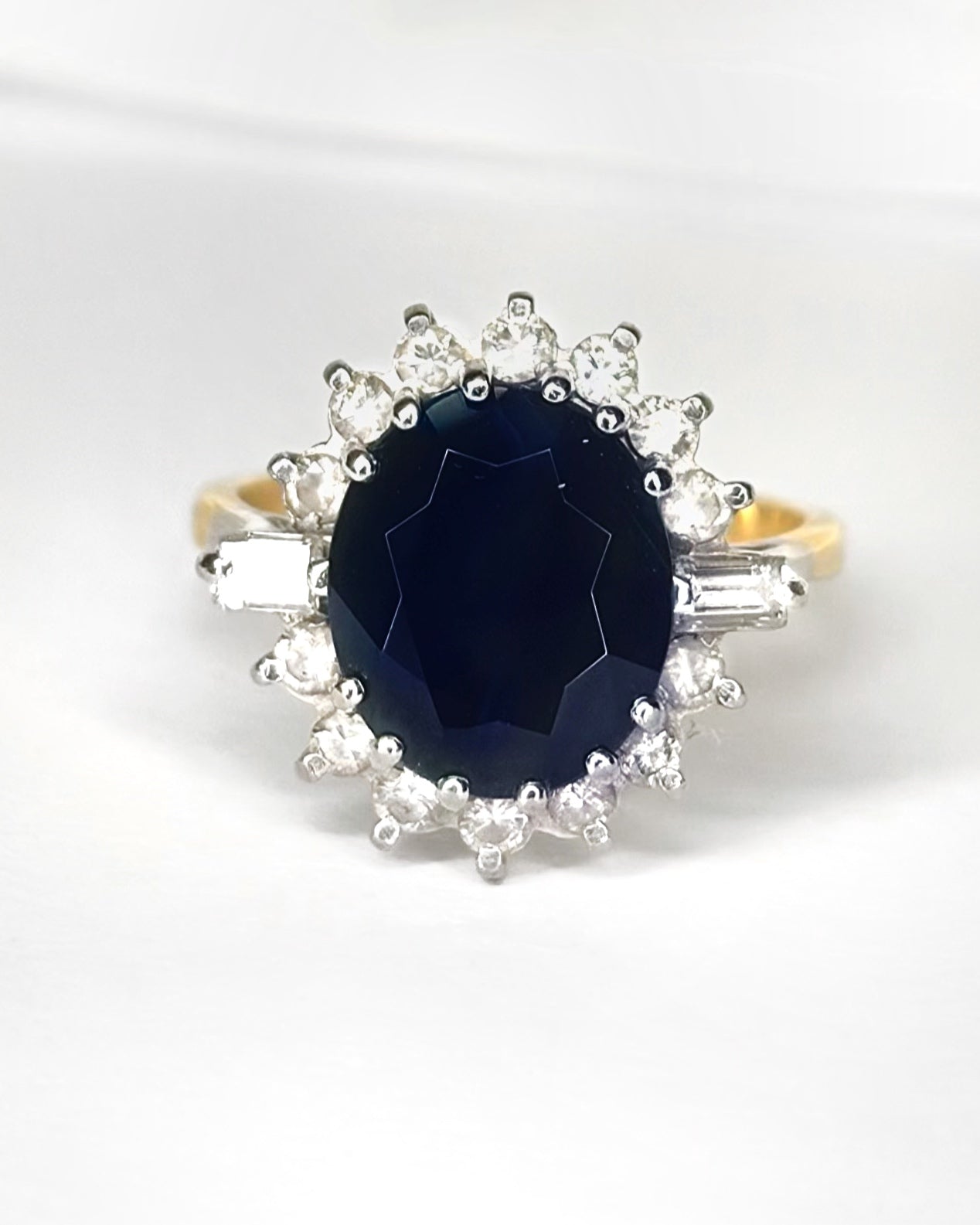 Bague Marguerite Saphir 4.10 carats & Diamants 0.70 carat "Sonia" - Elliade Paris