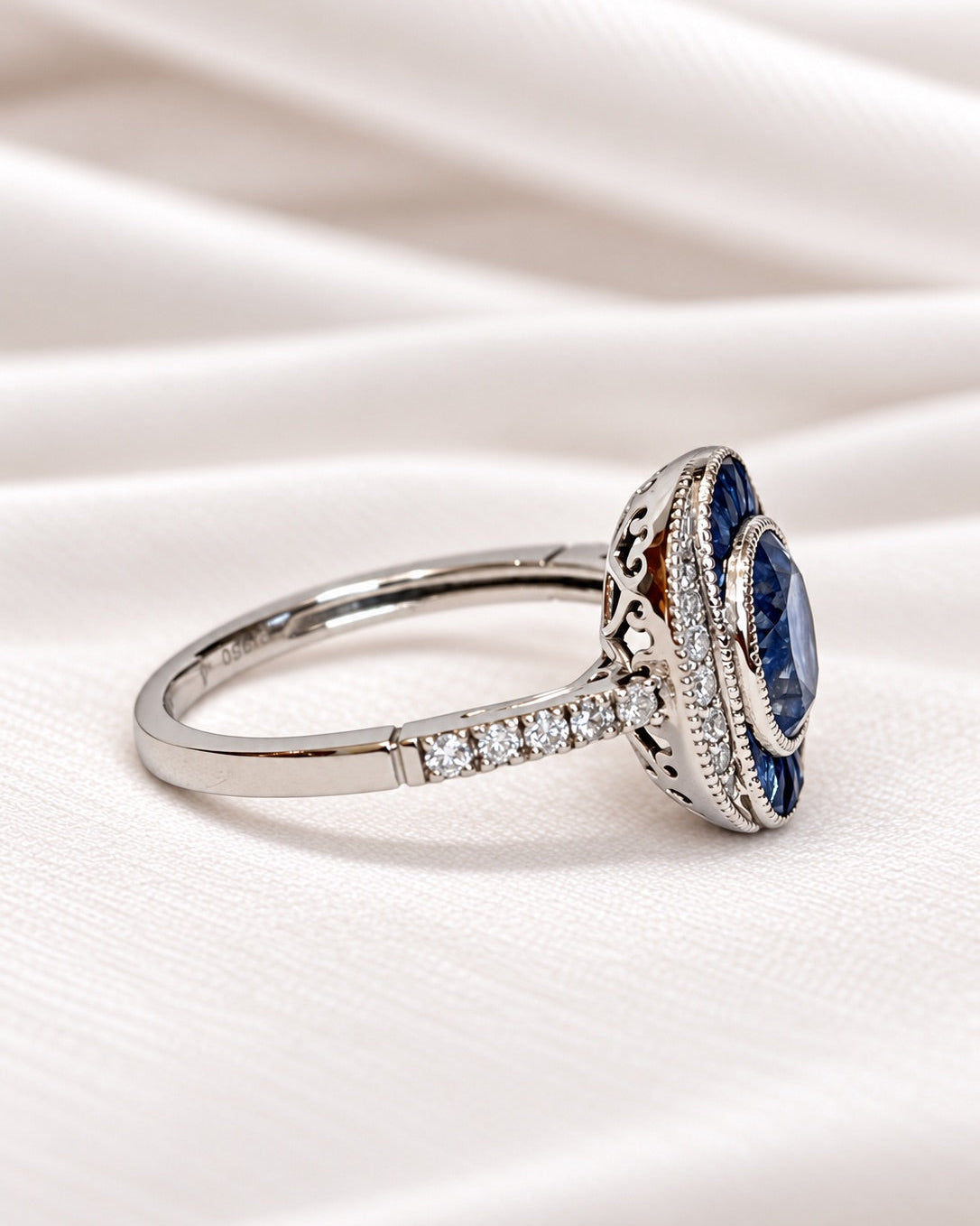 Bague Style Art-Déco Saphirs 2.44 carats & Diamants 0.26 carat "Constance"