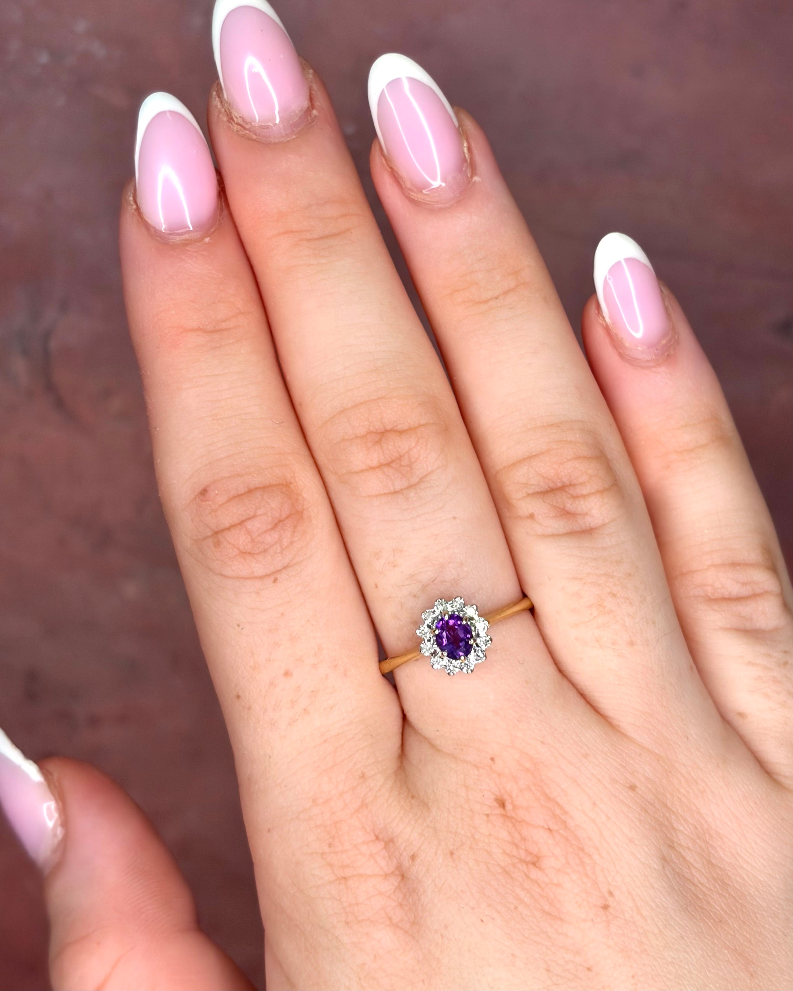 Anillo Margarita de amatista de 0.38 quilates y diamantes «Lily»
