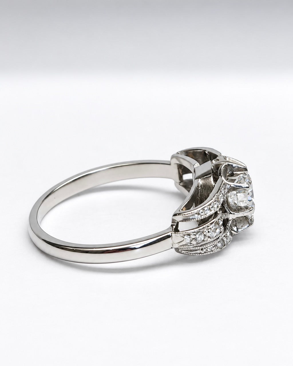 0.42-carat Art Deco Diamond Ring "Eleonore"