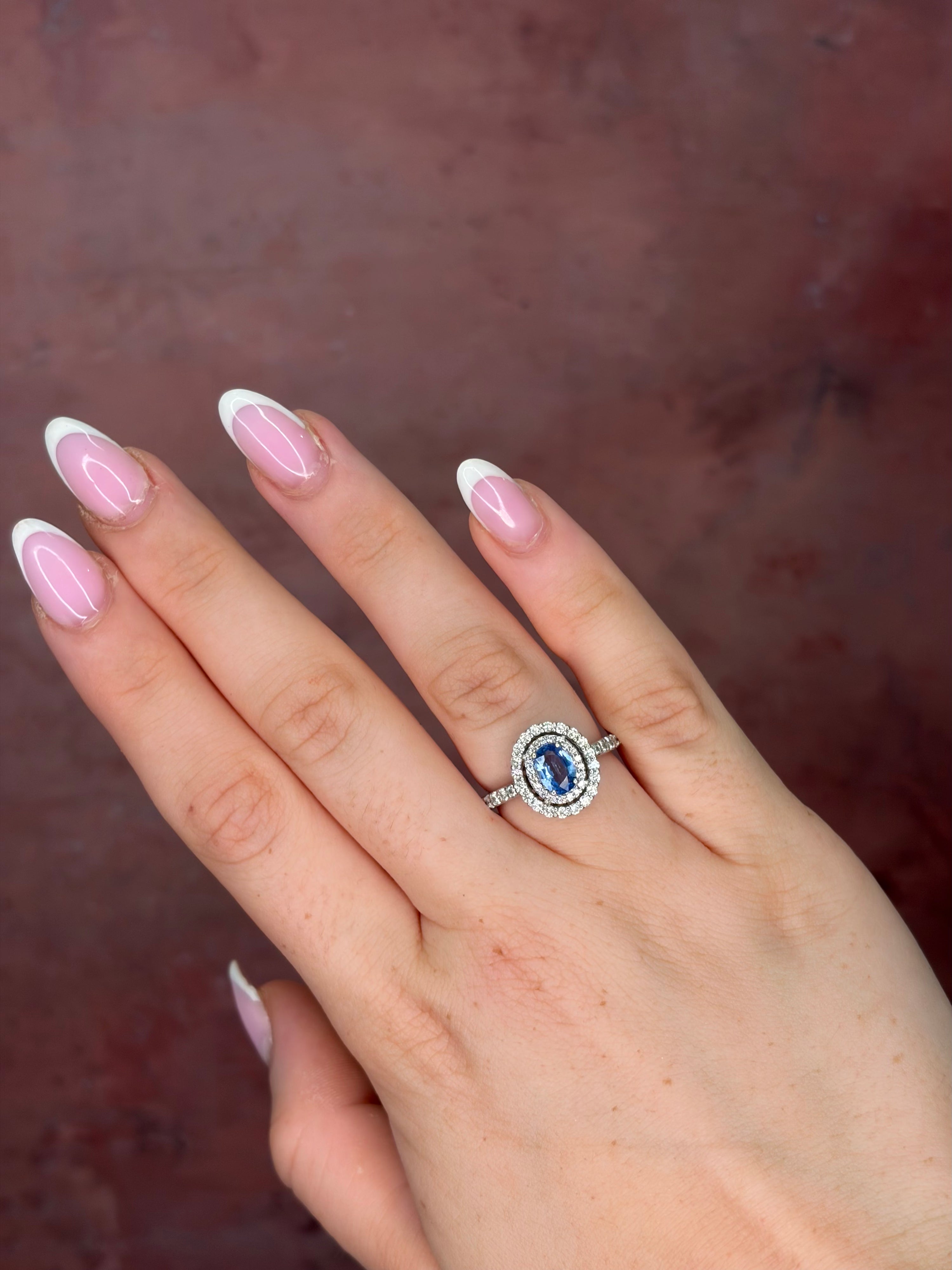 "Sandra" Ceylon Sapphire 0.85-carat & Diamond 0.83-carat Marguerite Ring