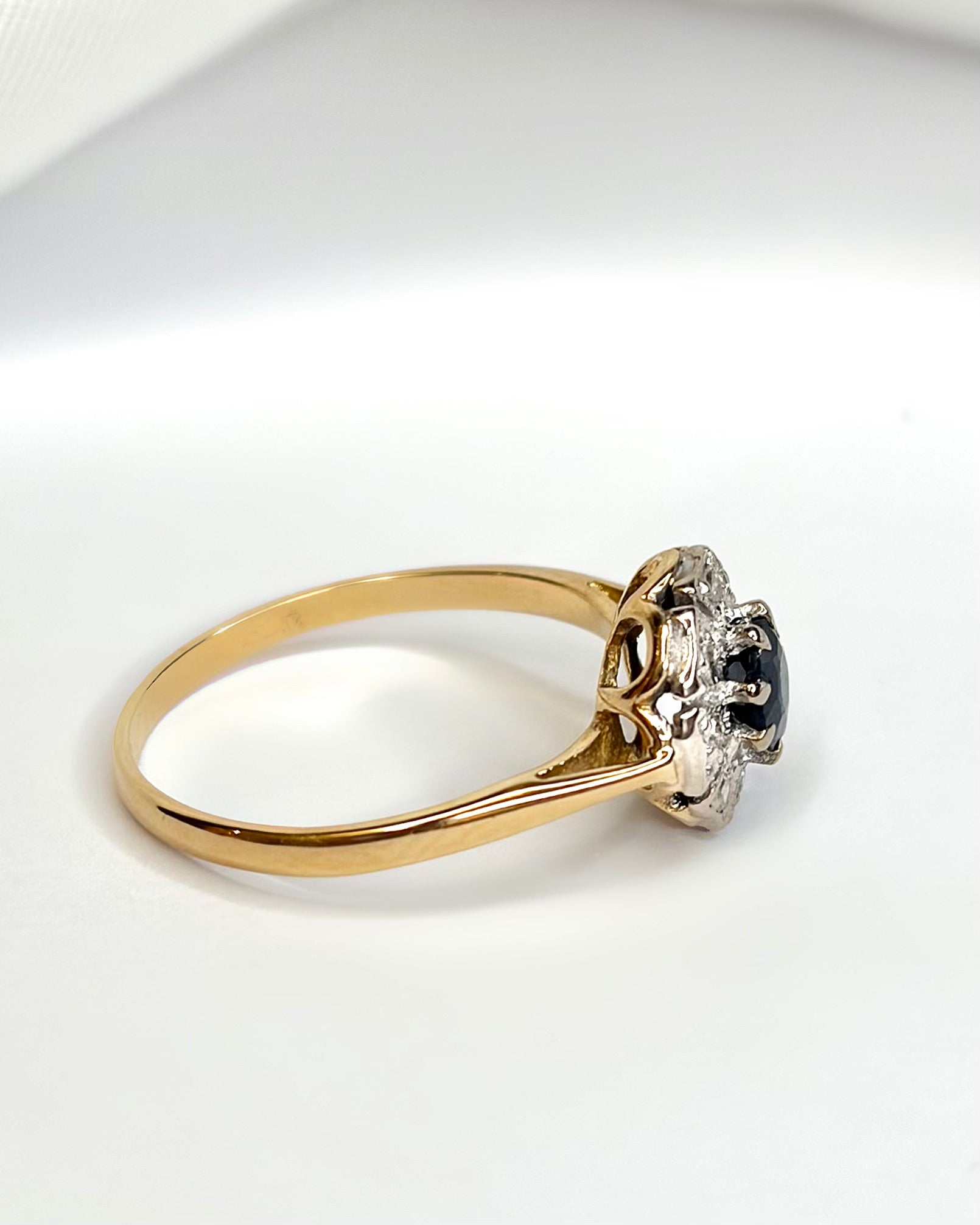 Bague Marguerite Saphir 0.30 carat & Diamants "Tiphaine"