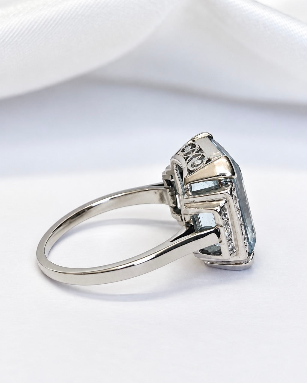 Art Deco Aquamarine Ring 6.50 carats 6.93g "Lisette"