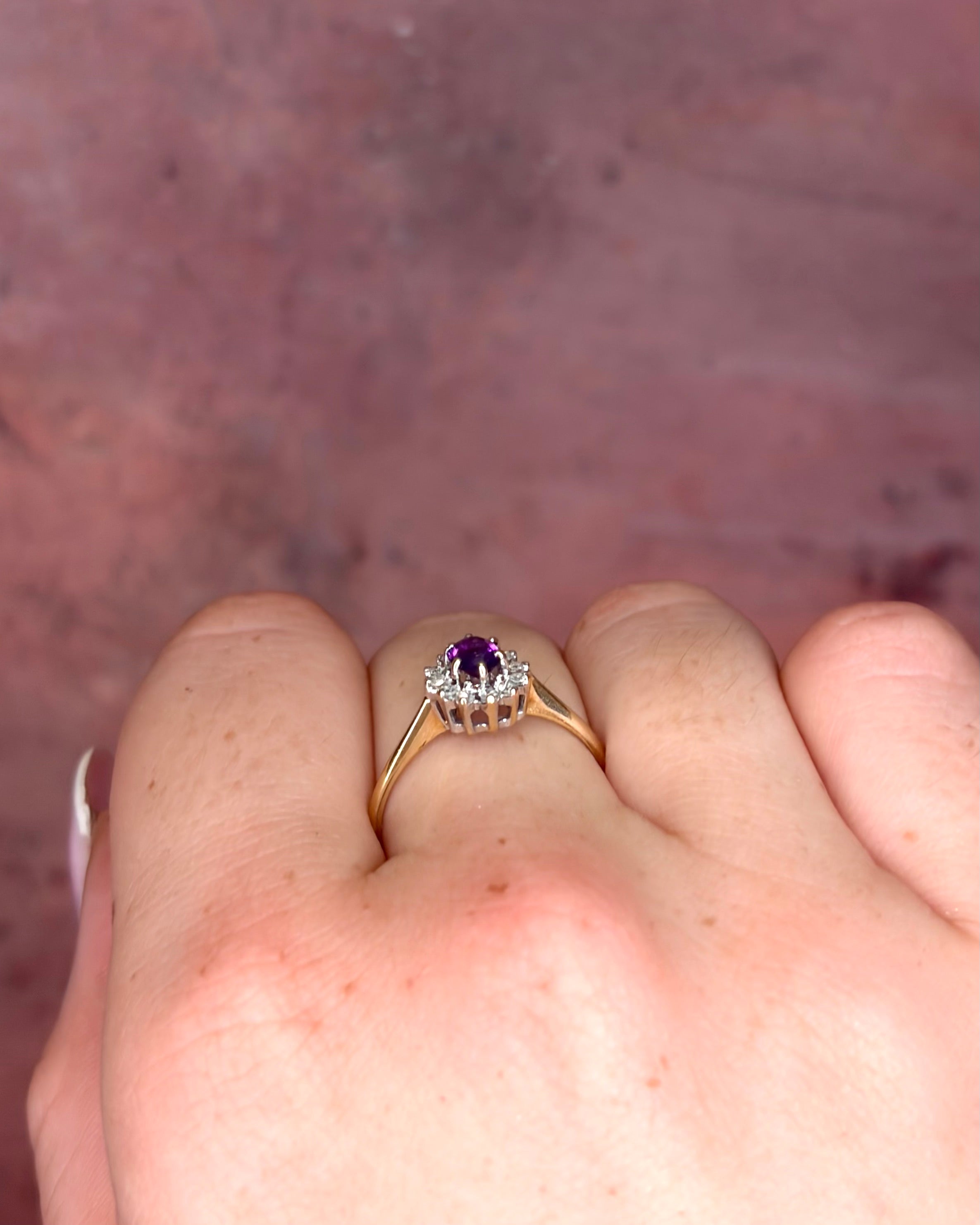 Anillo Margarita de amatista de 0.38 quilates y diamantes «Lily»