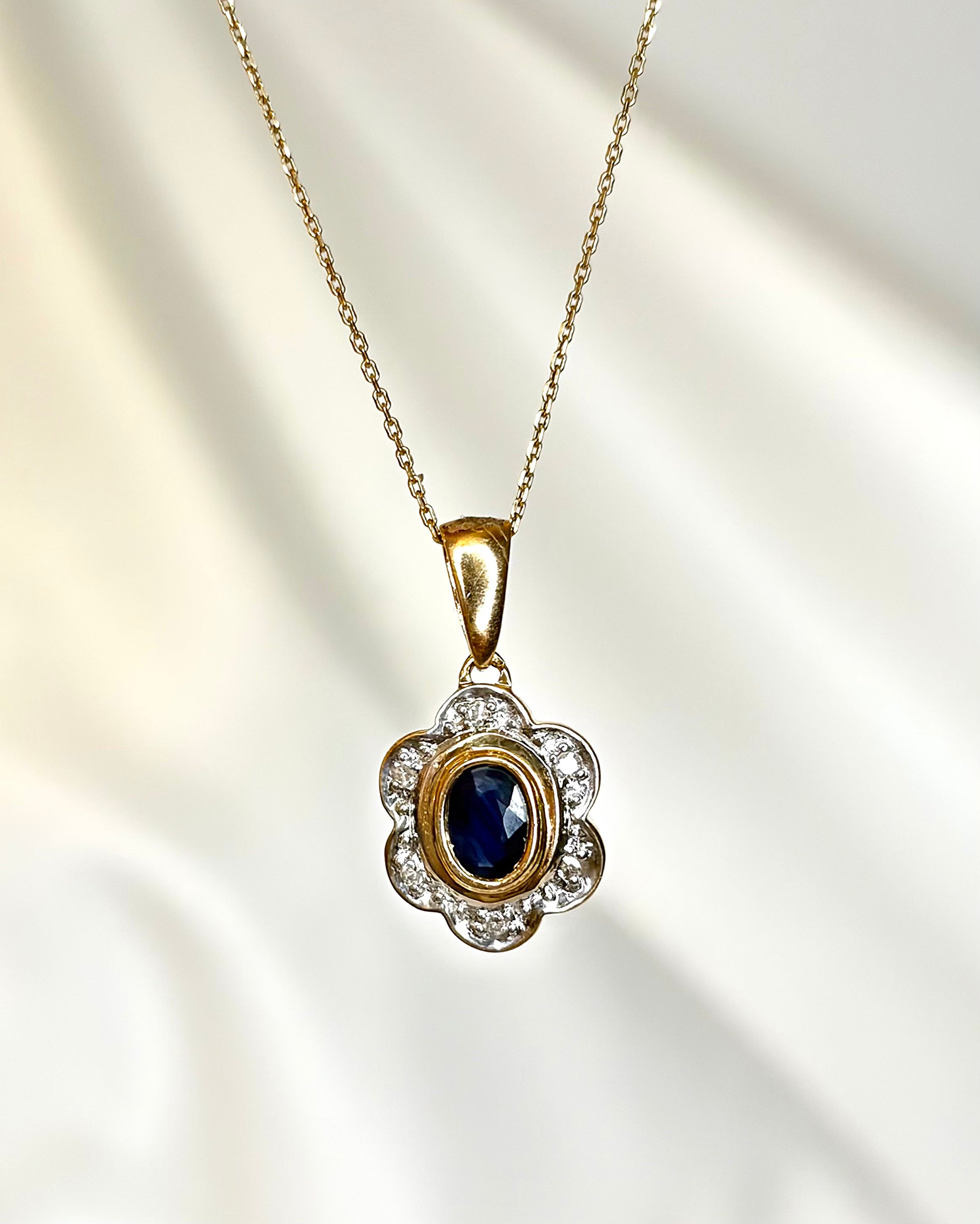 Pendentif Marguerite Saphir 0.60 carat & Diamants "Lyna"