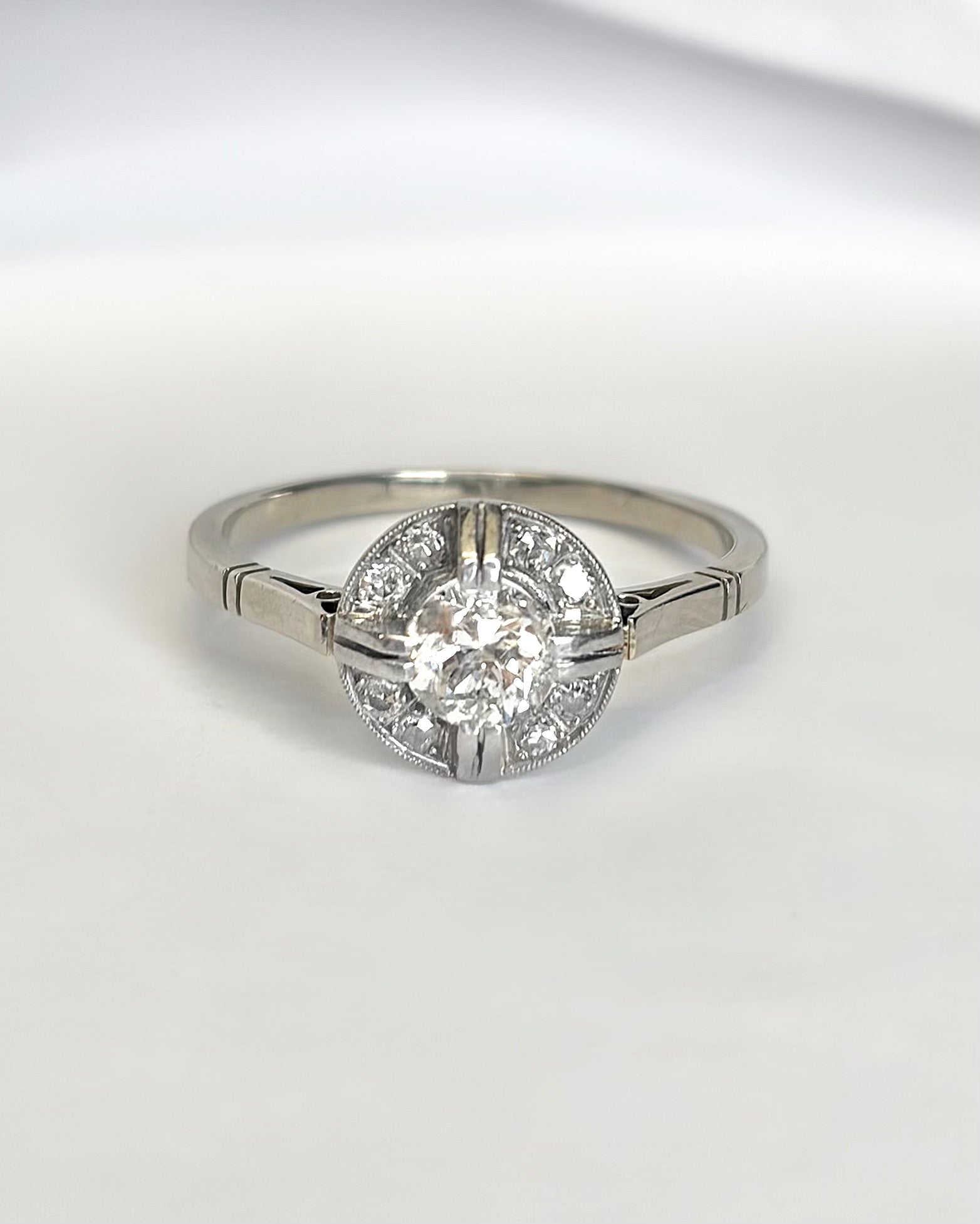 Anillo Art Déco con diamantes de 0,71 quilates "Emilie"