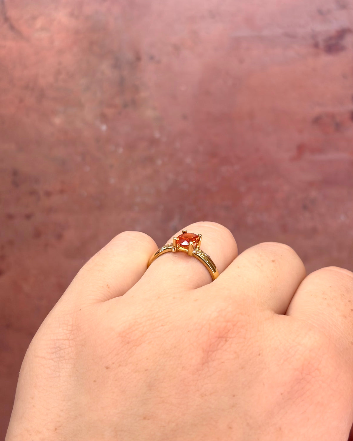 Mandarin Sapphire Ring 0.90 carat & Diamonds "Camille"
