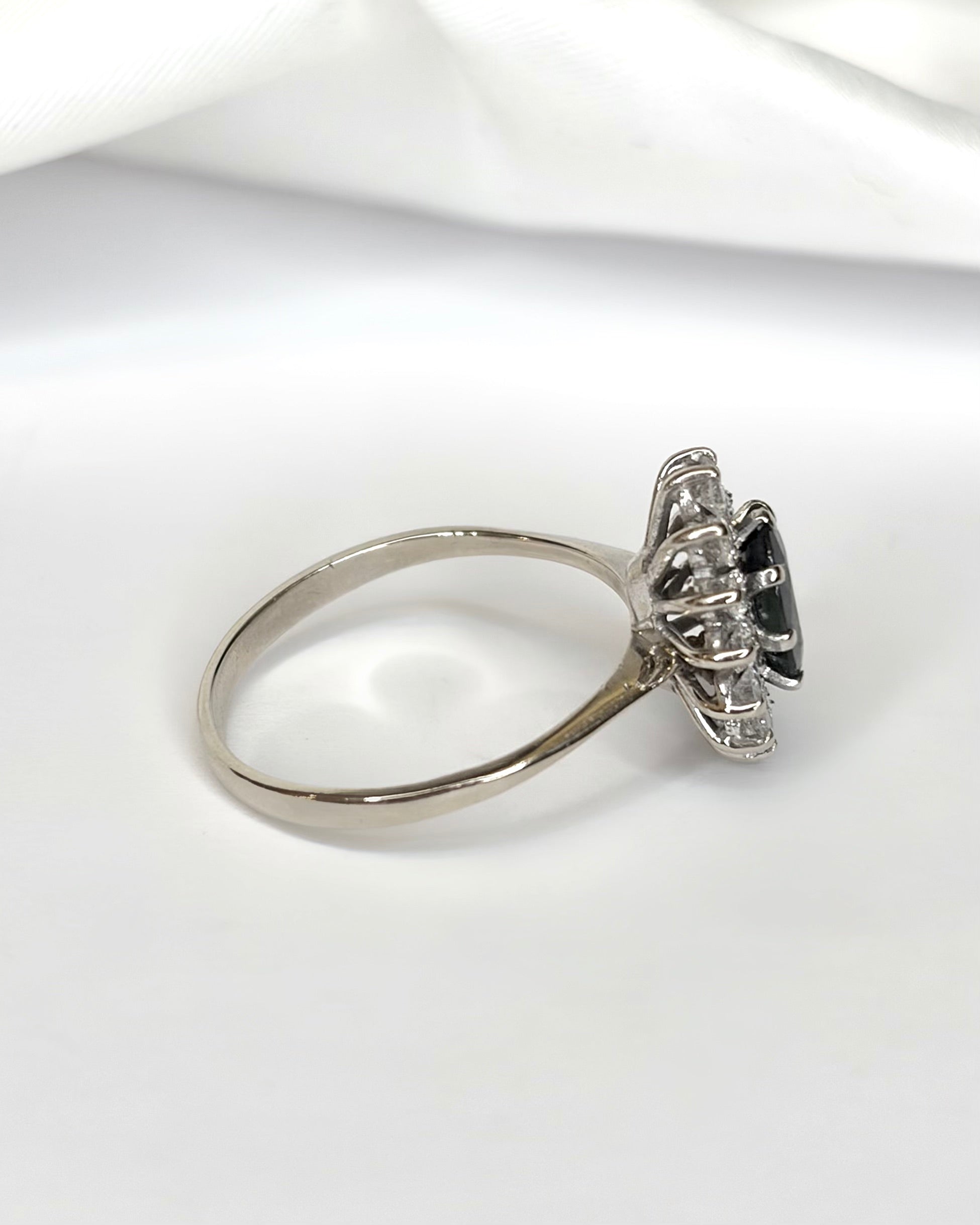 Bague Marguerite Saphir 2.02 carats & Diamants 0.42 carat "Valérianne"